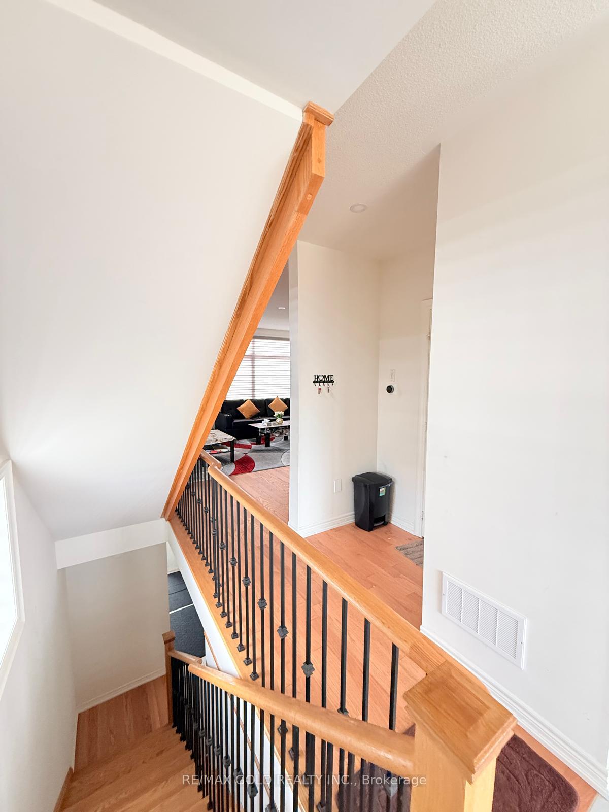 Photo 30 of 43 Queenpost Drive, Brampton, Credit Valley — HOMEH