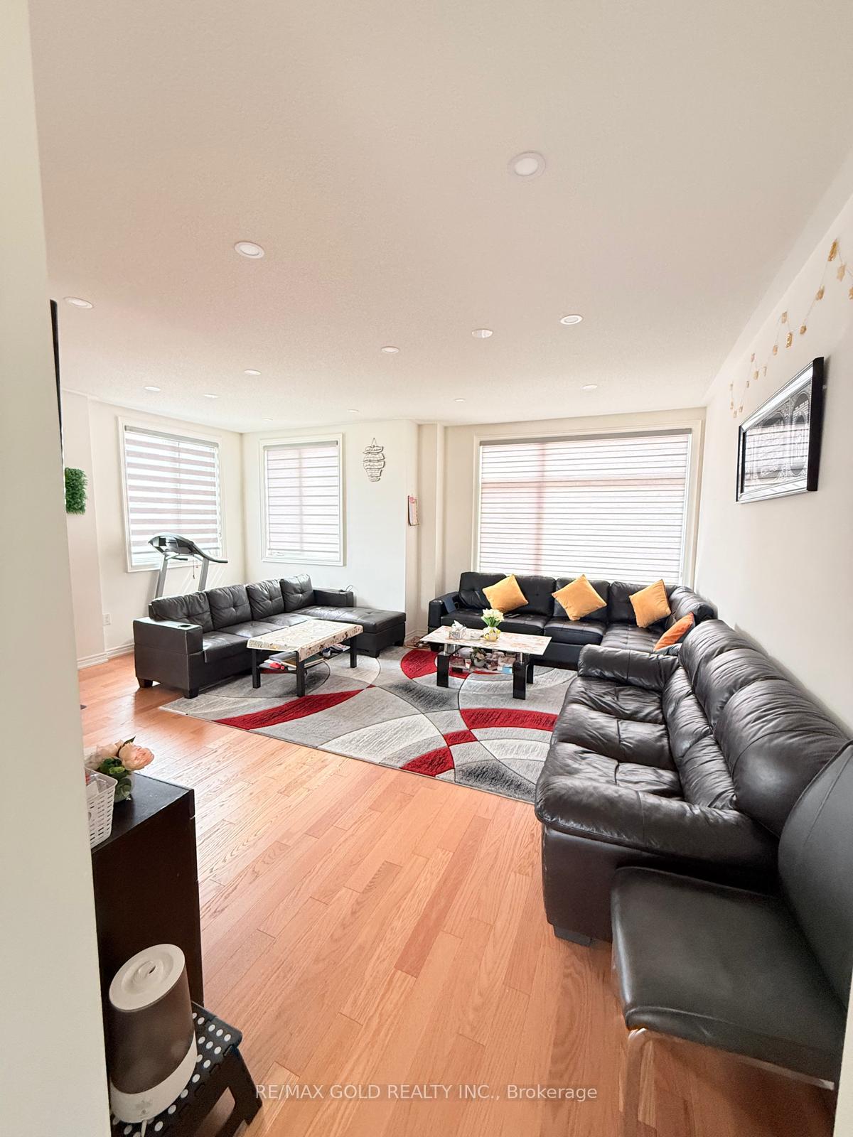Photo 31 of 43 Queenpost Drive, Brampton, Credit Valley — HOMEH