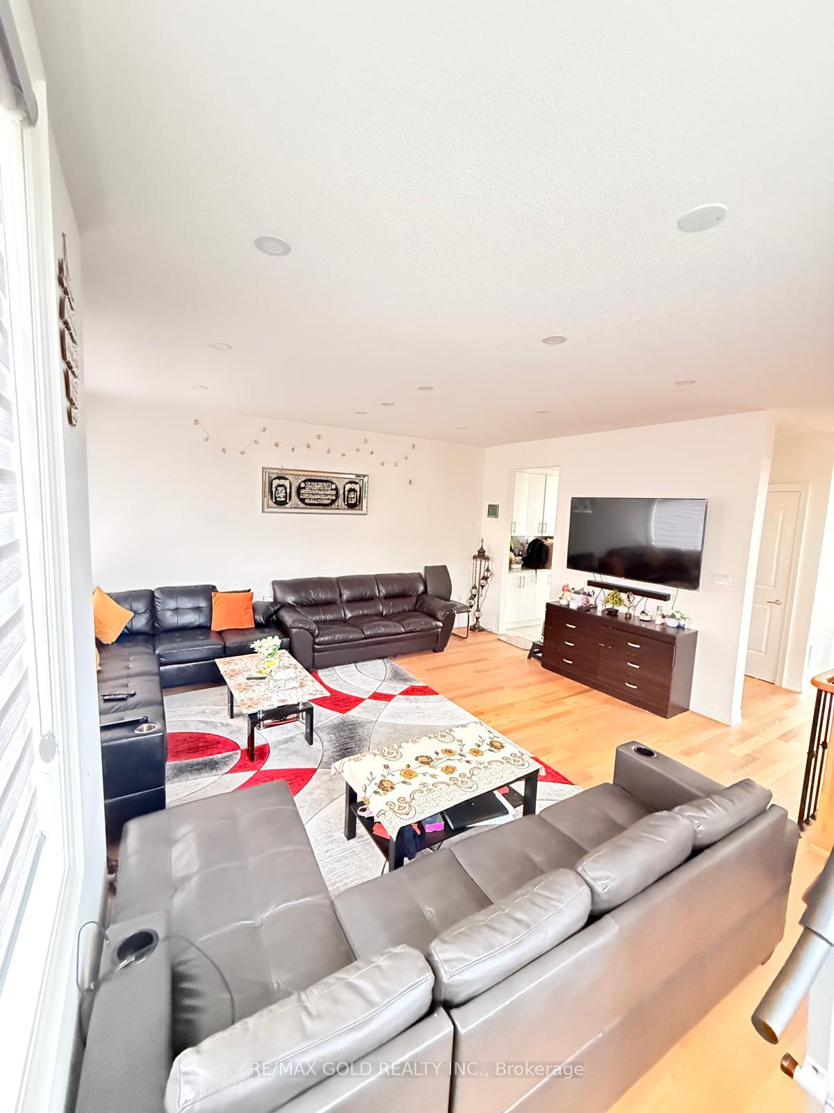 Photo 32 of 43 Queenpost Drive, Brampton, Credit Valley — HOMEH