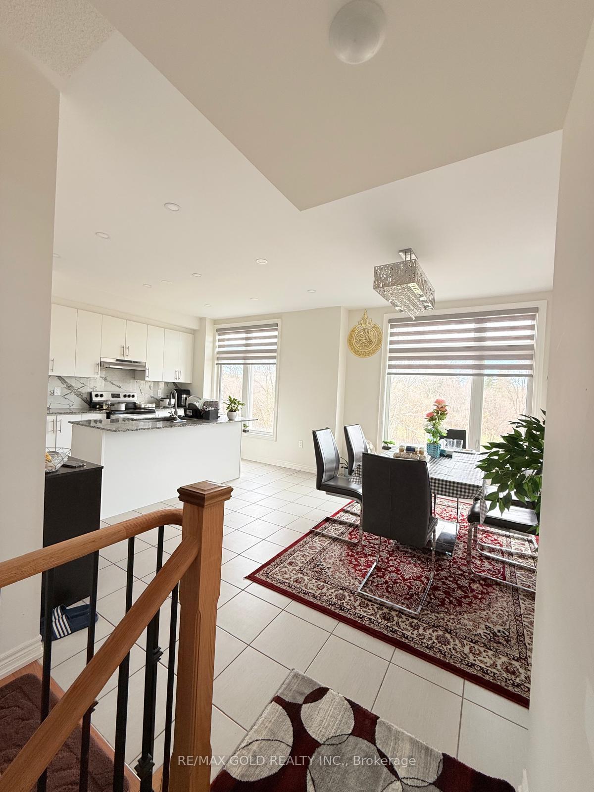 Photo 33 of 43 Queenpost Drive, Brampton, Credit Valley — HOMEH
