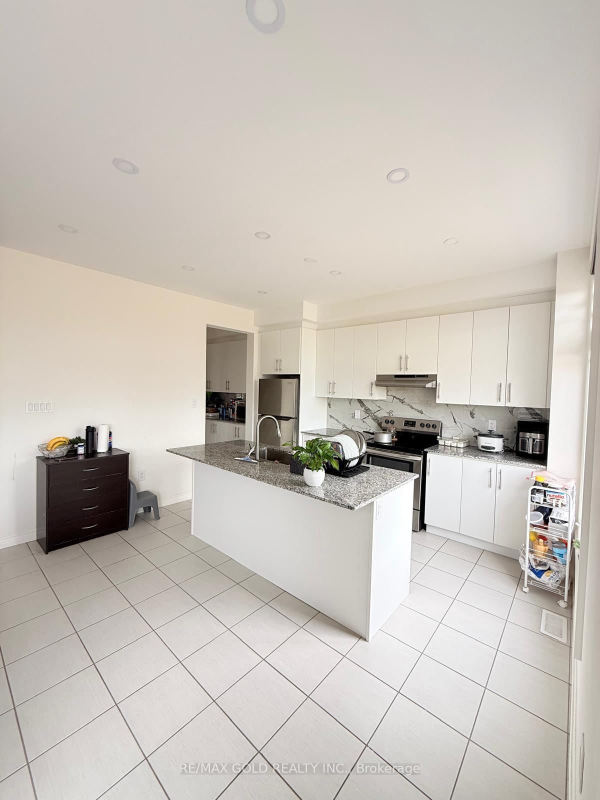 Photo 36 of 43 Queenpost Drive, Brampton, Credit Valley — HOMEH
