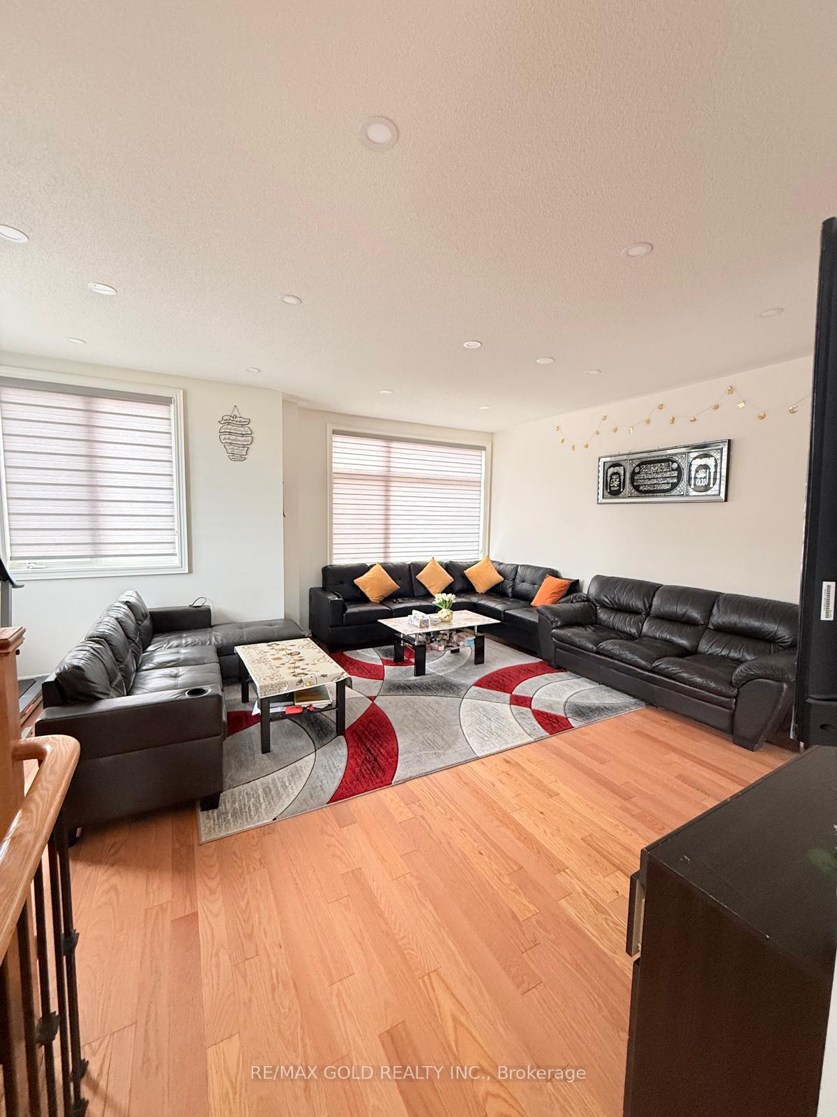 Photo 40 of 43 Queenpost Drive, Brampton, Credit Valley — HOMEH