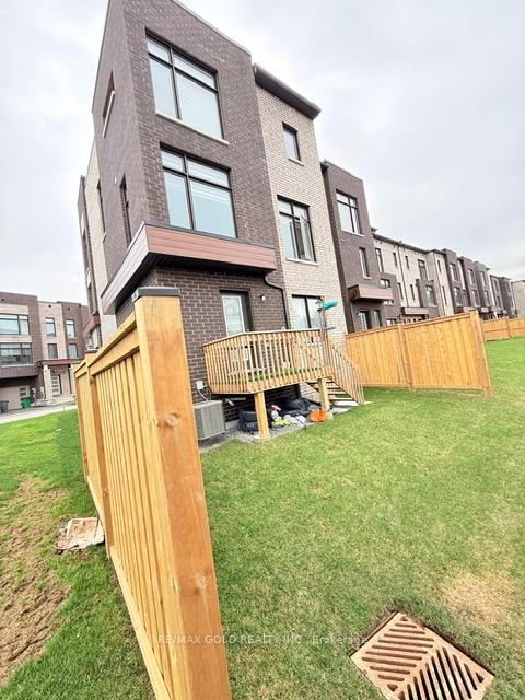 Photo 47 of 43 Queenpost Drive, Brampton, Credit Valley — HOMEH