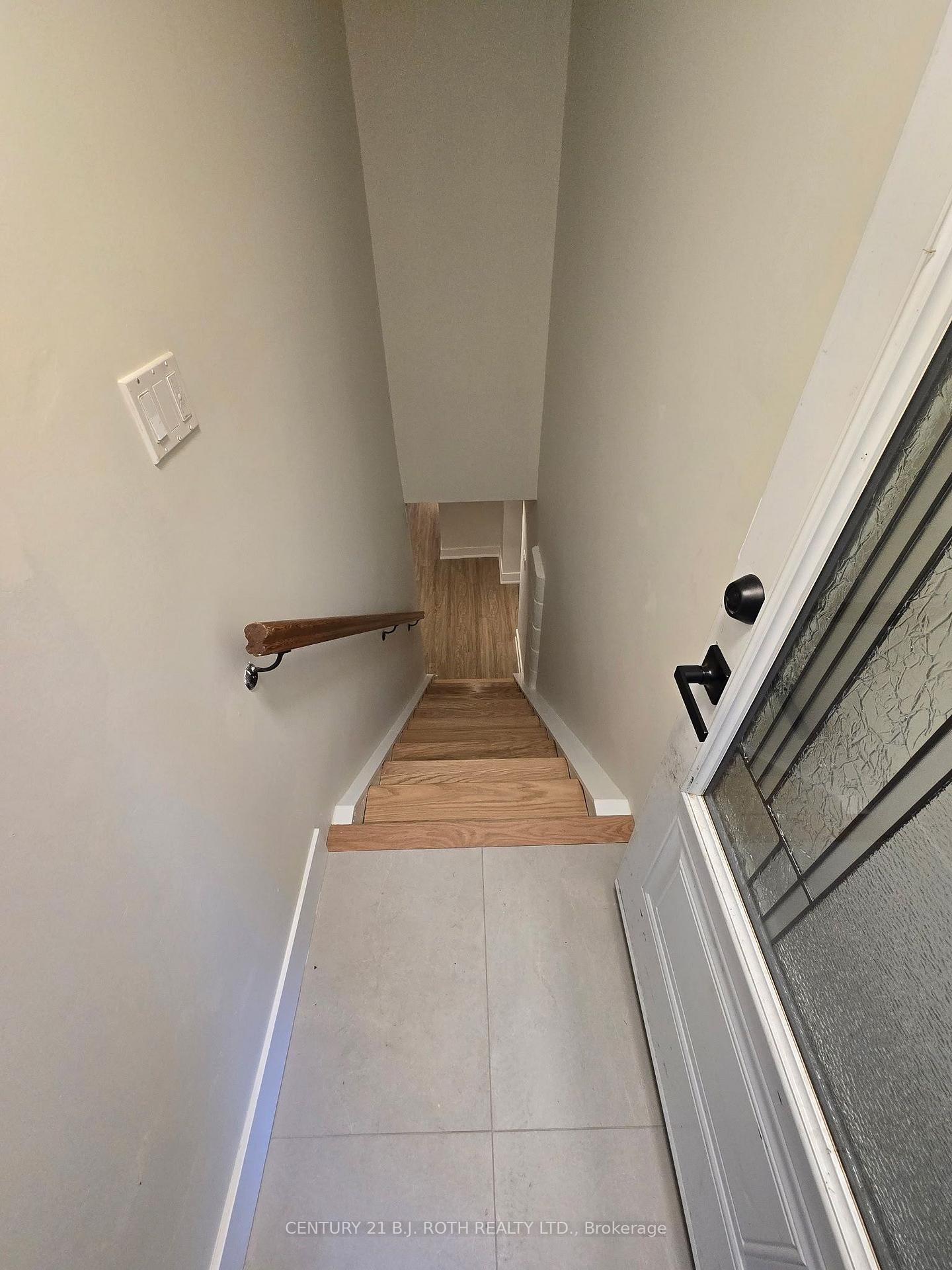 Photo 2 of Unit B, 50 Elmer Avenue, Orillia — HOMEH