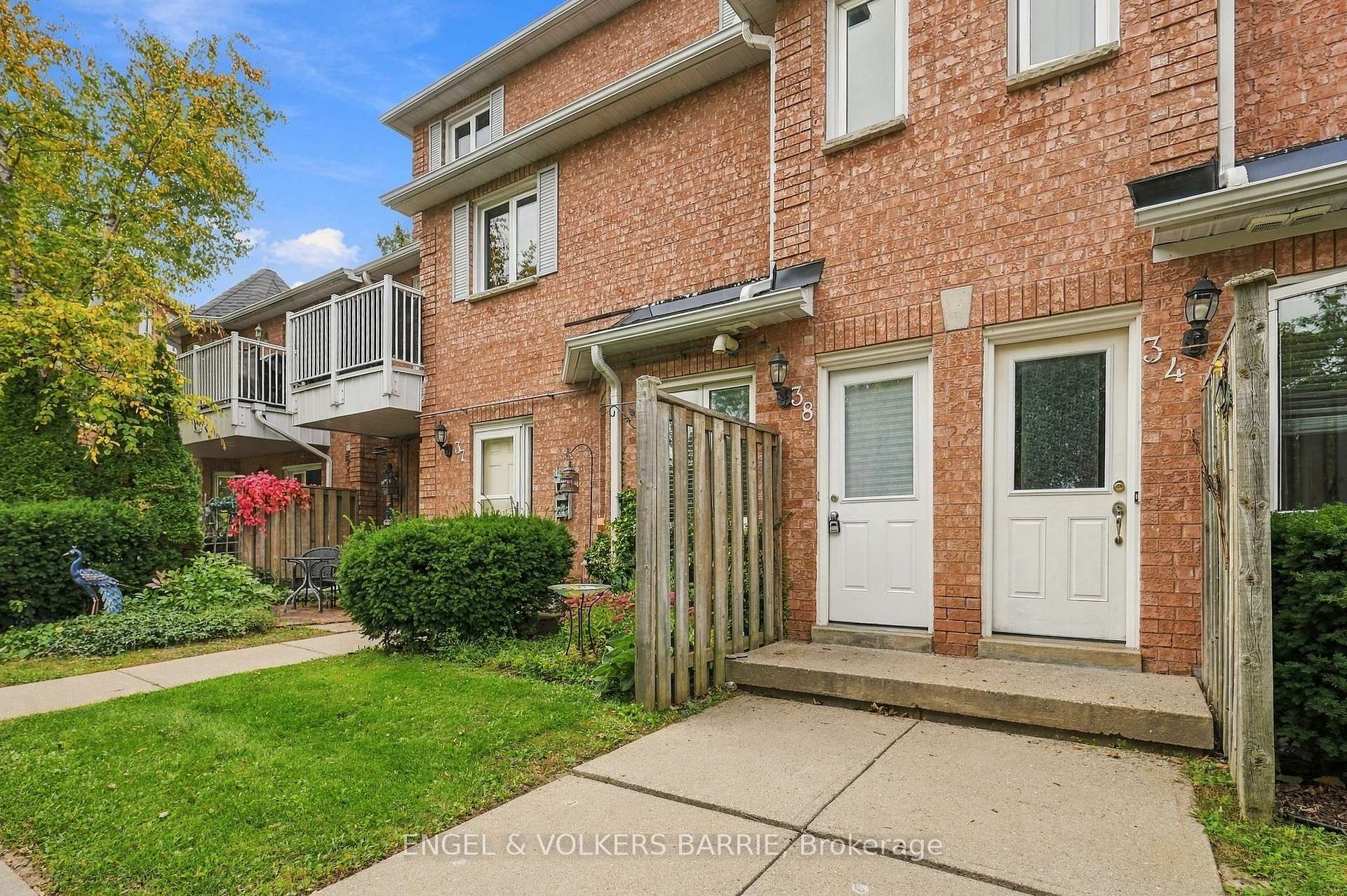 Photo 2 of Unit 38, 506 Essa Road, Barrie, Holly — HOMEH