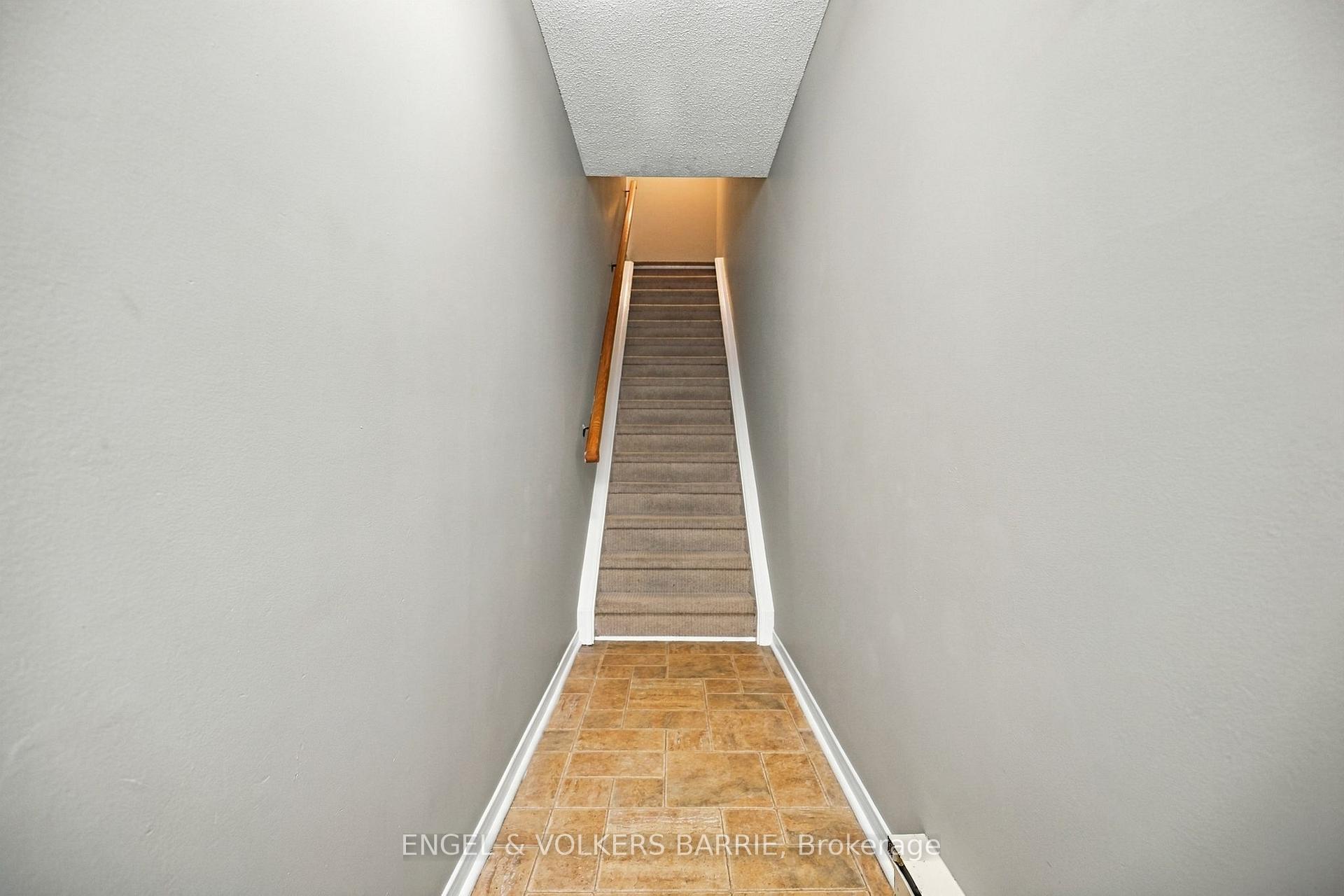 Photo 4 of Unit 38, 506 Essa Road, Barrie, Holly — HOMEH