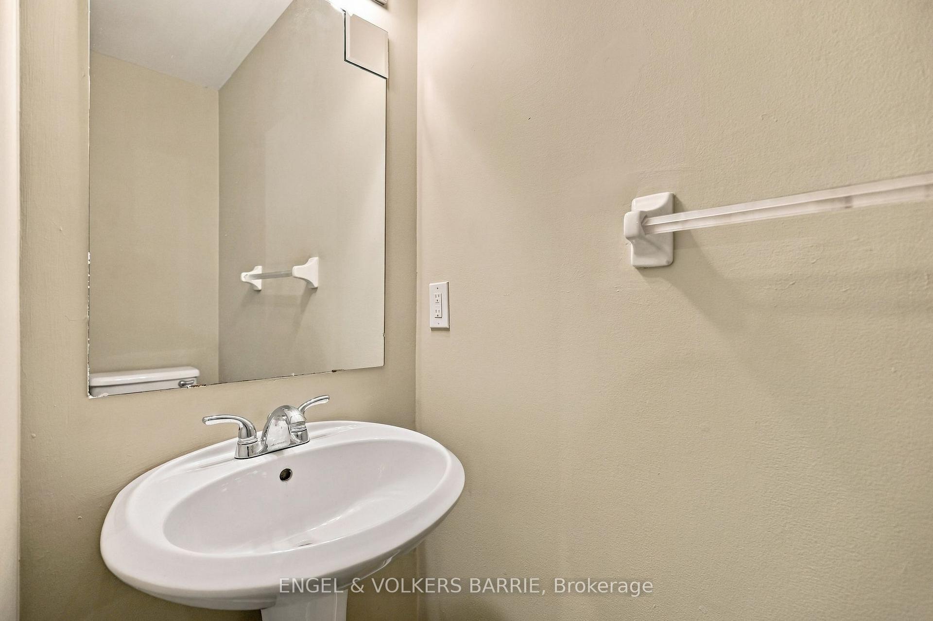 Photo 5 of Unit 38, 506 Essa Road, Barrie, Holly — HOMEH