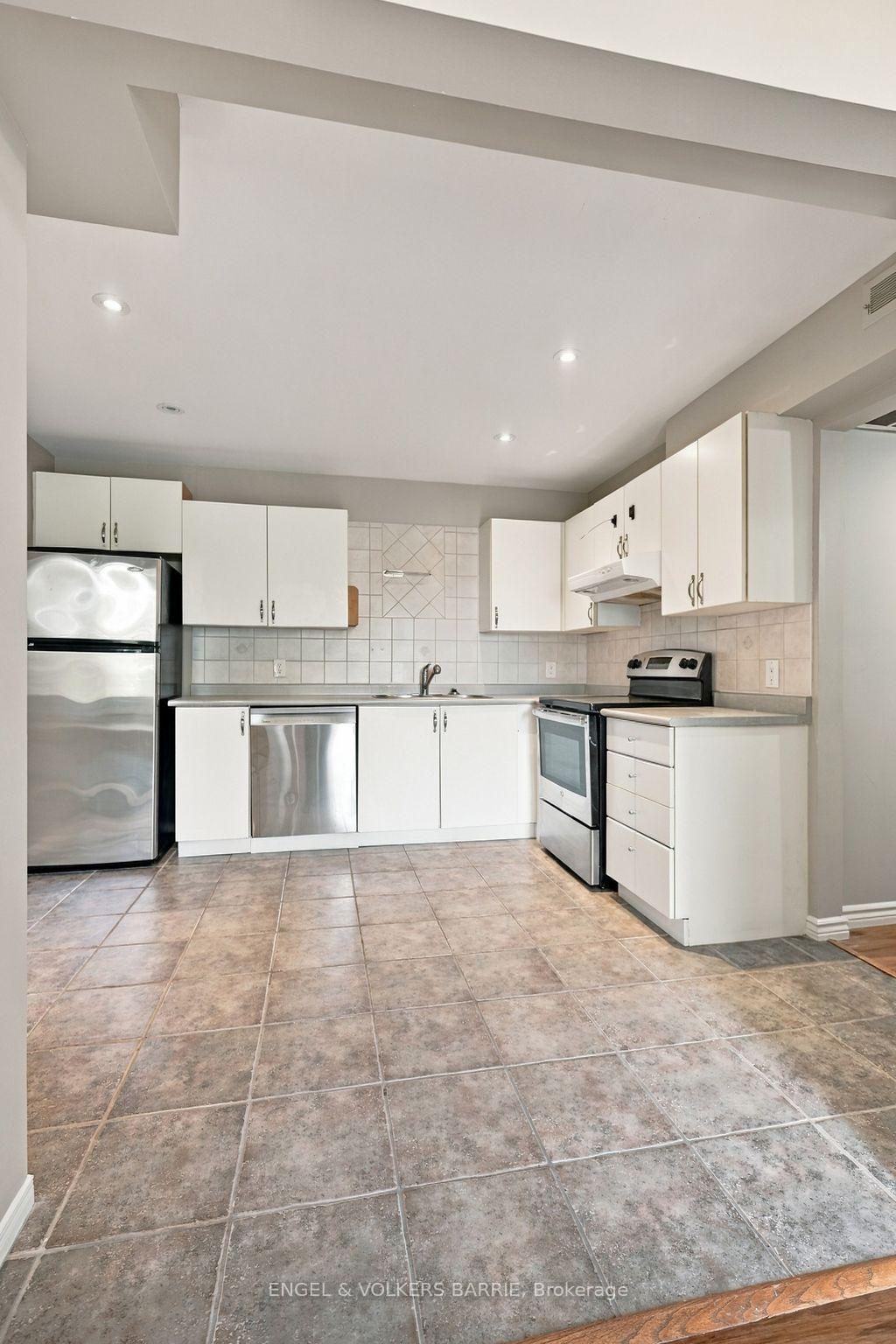 Photo 16 of Unit 38, 506 Essa Road, Barrie, Holly — HOMEH