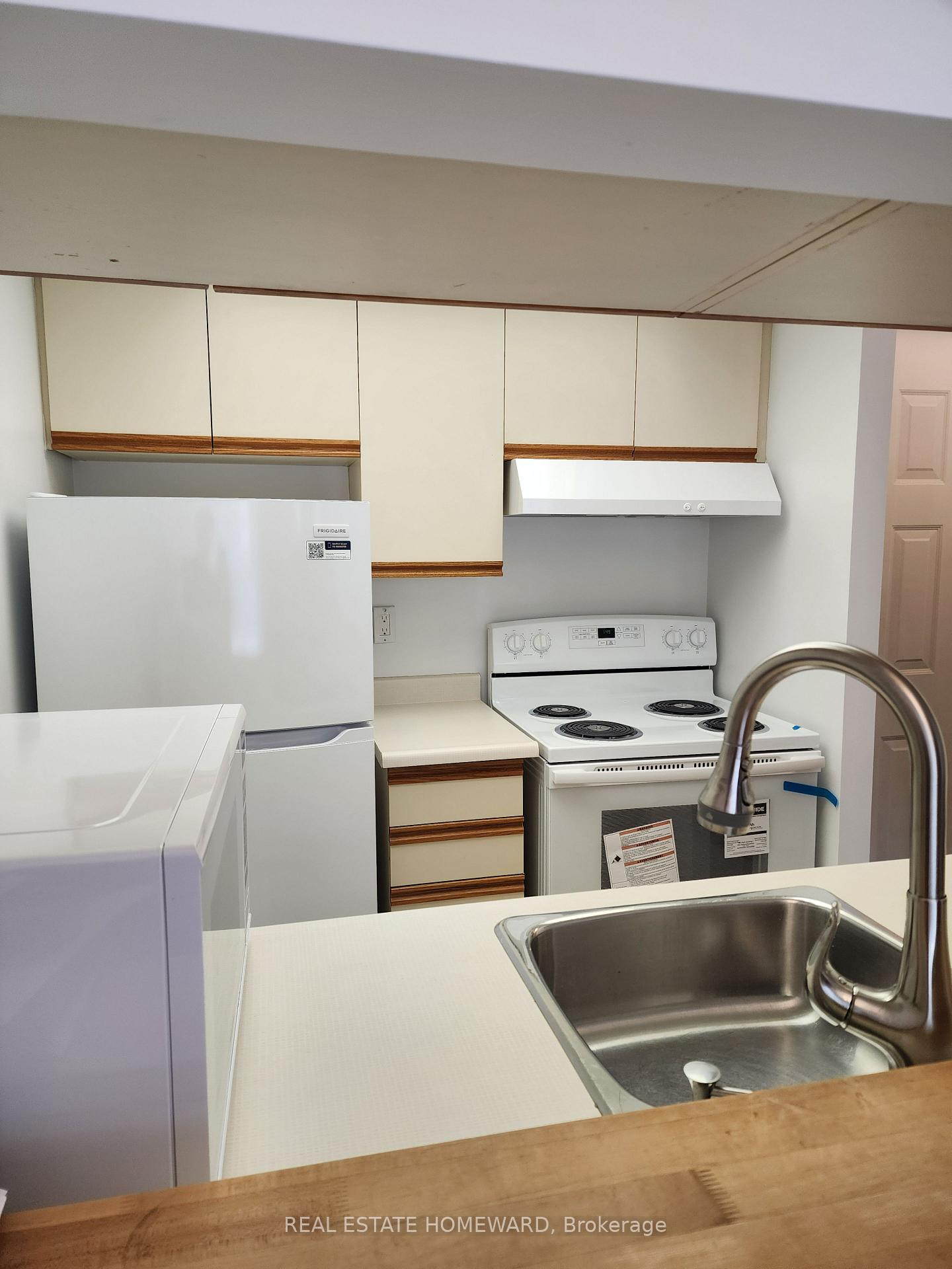 Photo 10 of Unit 419, 222 The Esplanade, Toronto, Waterfront Communities — HOMEH