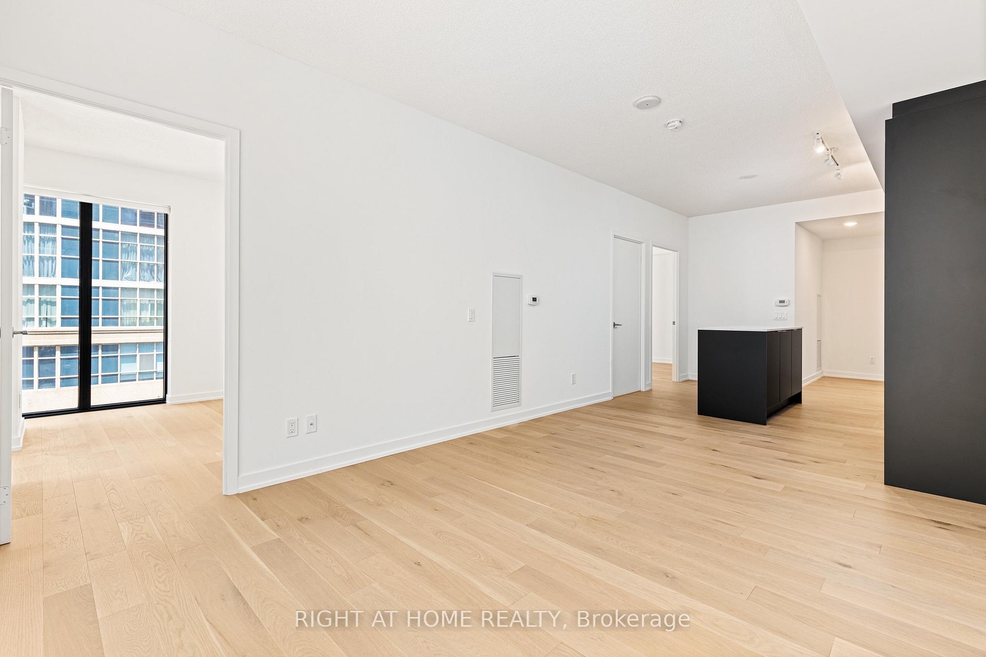 Photo 3 of Unit 315, 25 richmond Street E, Toronto, Church-Yonge Corridor — HOMEH