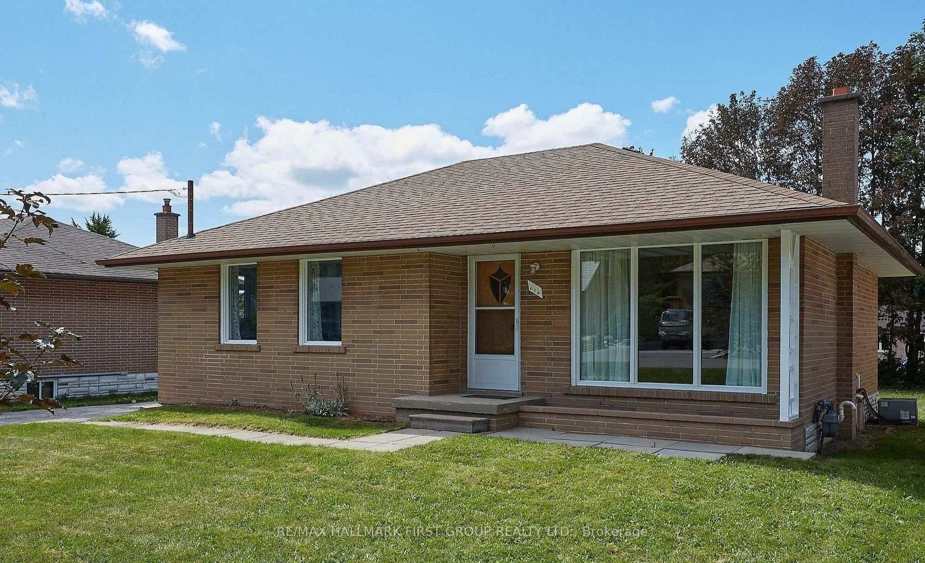 Photo 1 of 212 Hallett Avenue, Whitby, Lynde Creek — HOMEH