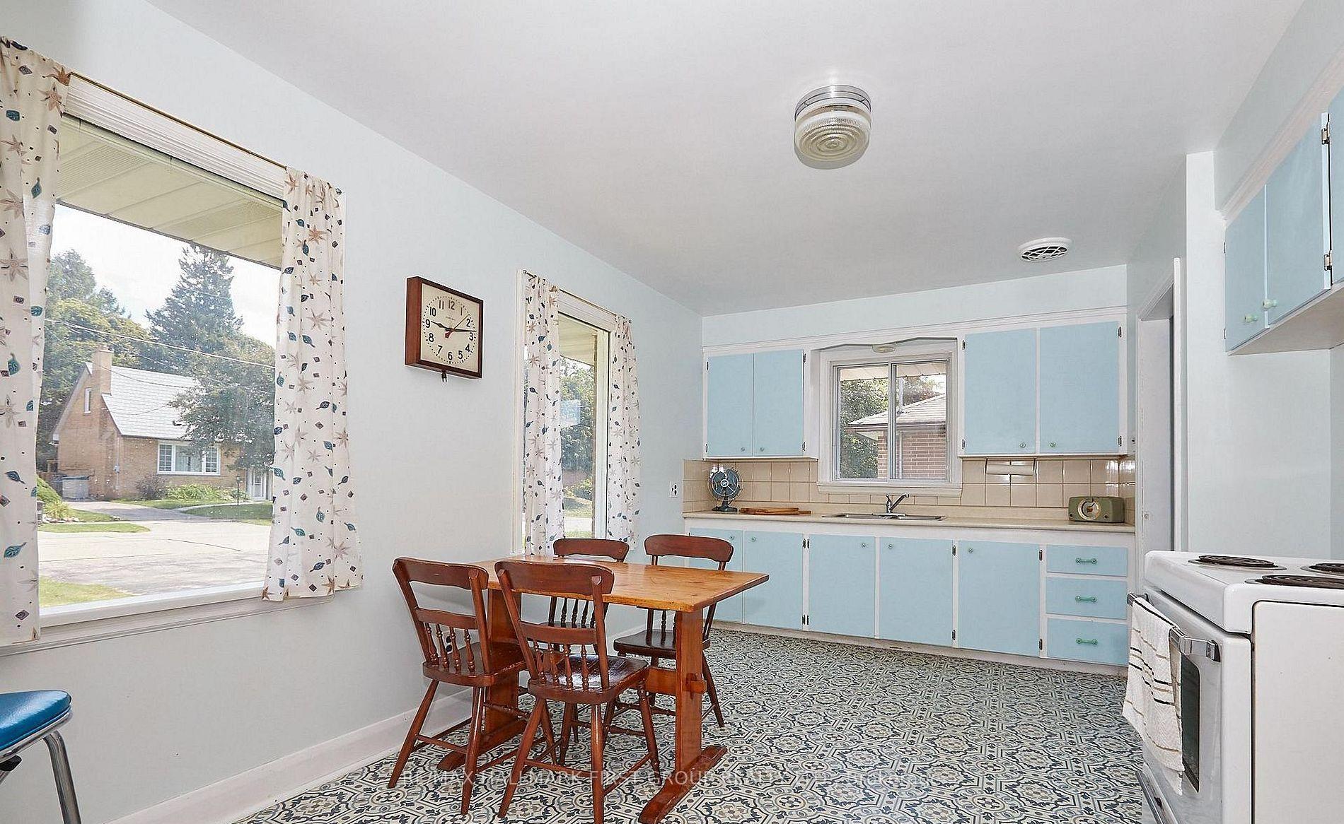 Photo 7 of 212 Hallett Avenue, Whitby, Lynde Creek — HOMEH