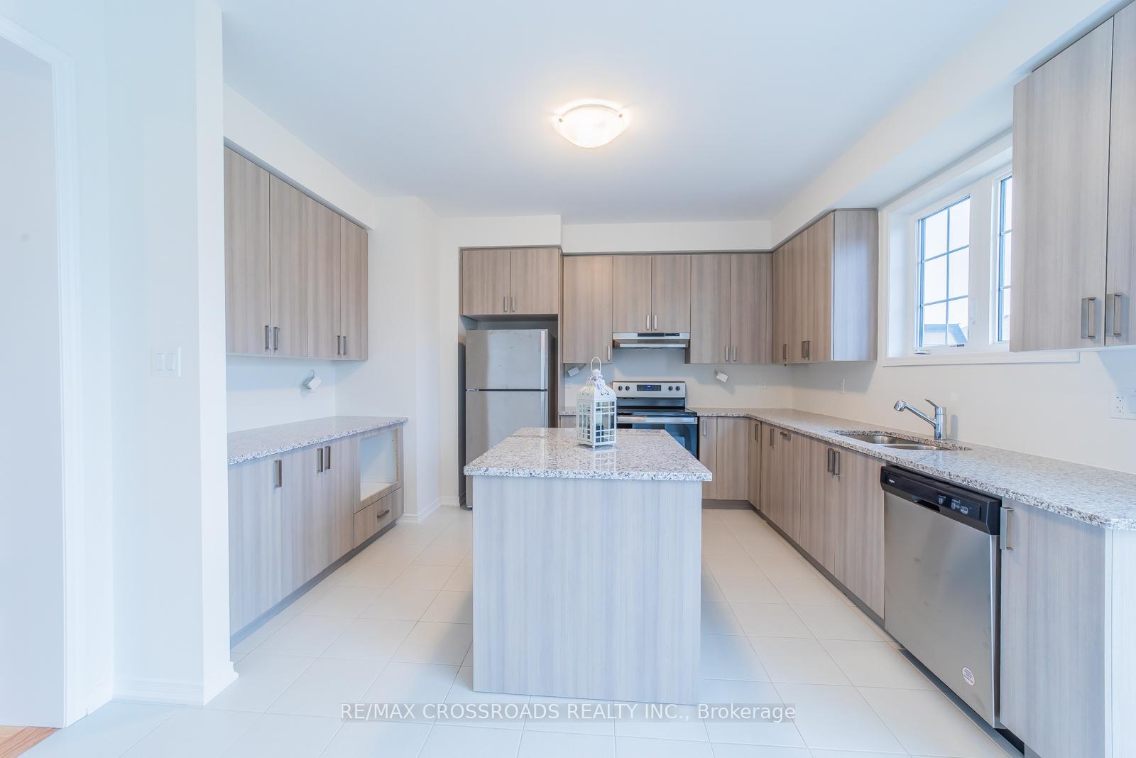 Photo 12 of 332 Coronation Road, Whitby, Rural Whitby — HOMEH