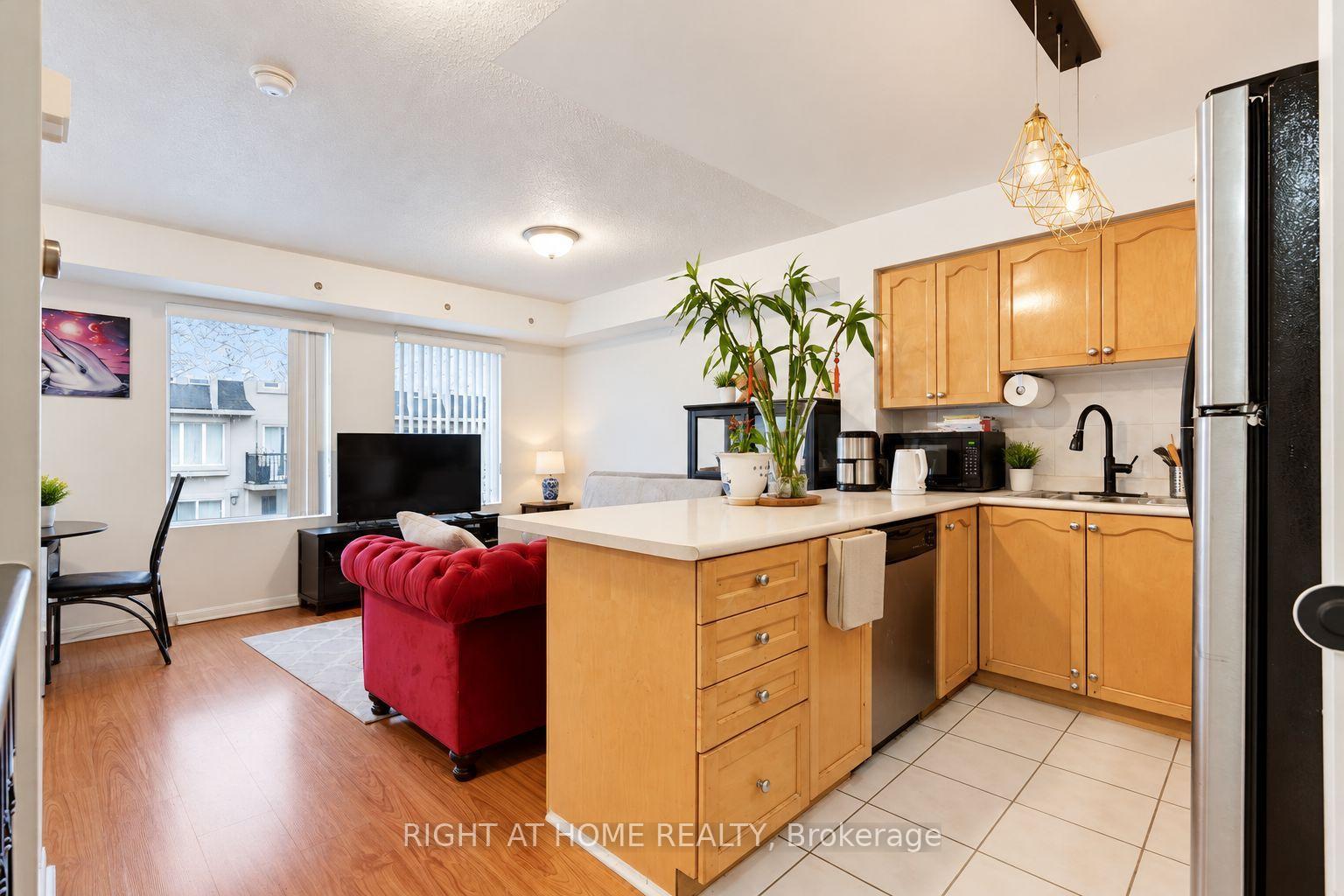 Photo 4 of Unit 2095, 55 George Appleton Way, North York, Downsview-Roding-CFB — HOMEH