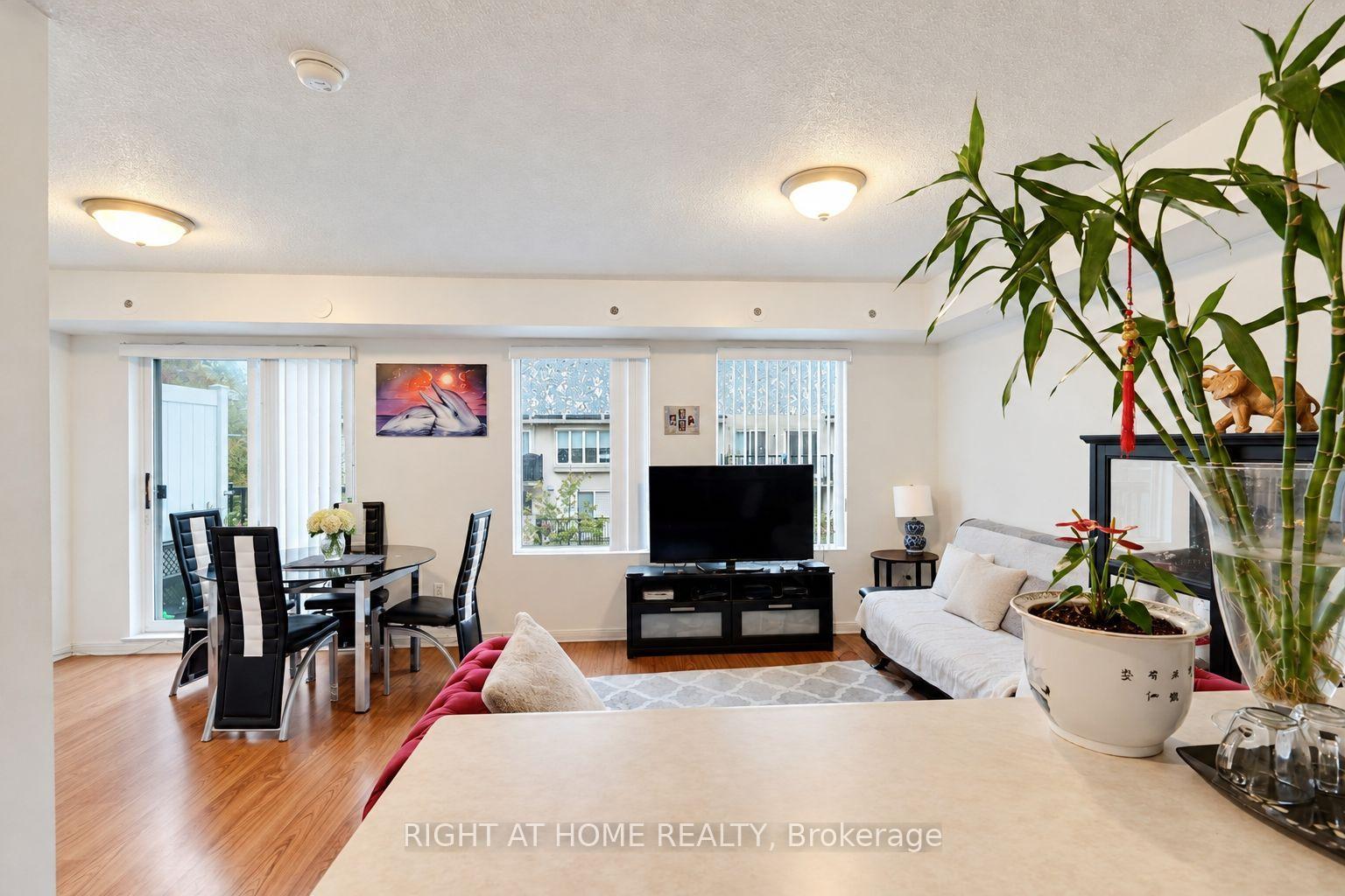 Photo 5 of Unit 2095, 55 George Appleton Way, North York, Downsview-Roding-CFB — HOMEH