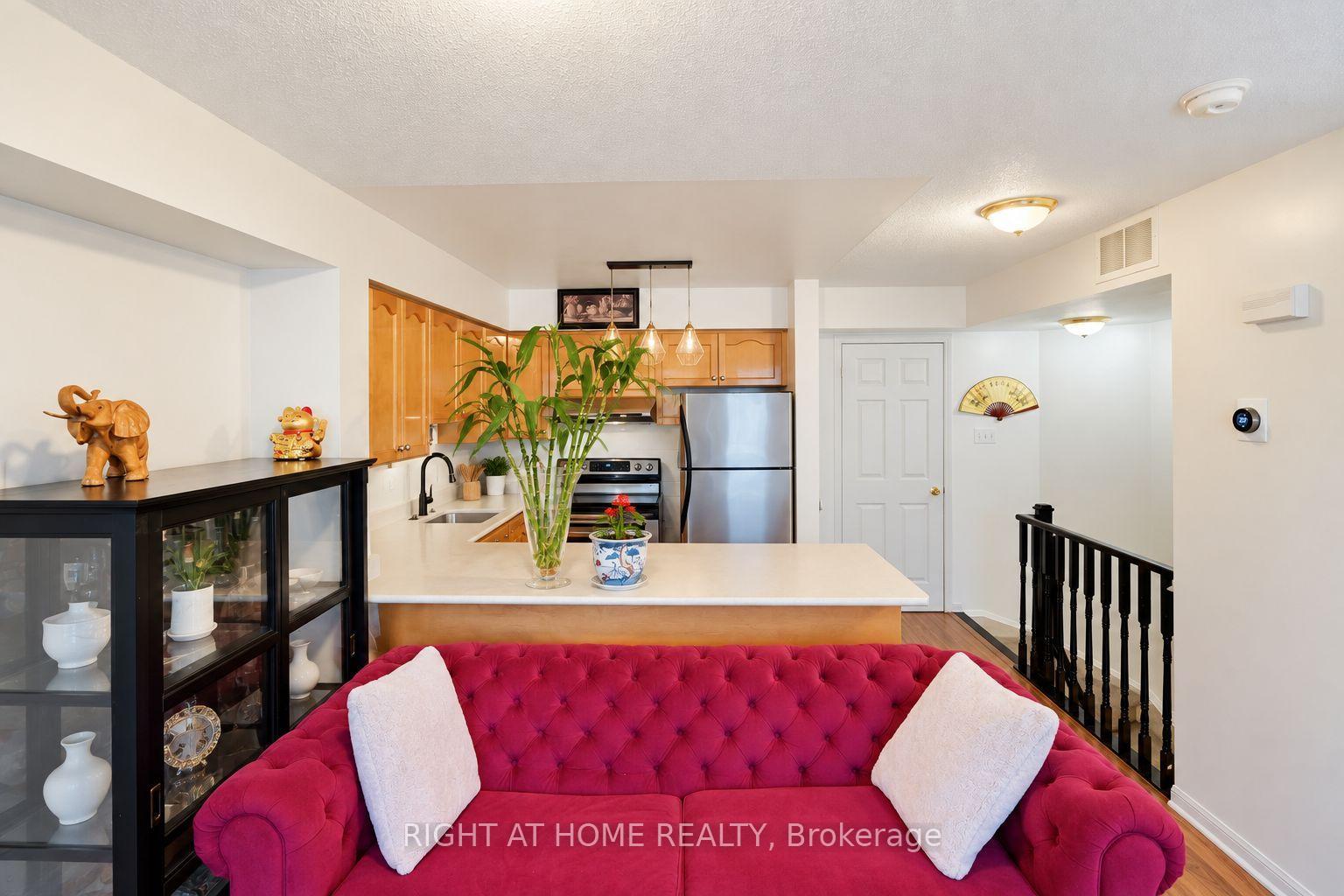 Photo 6 of Unit 2095, 55 George Appleton Way, North York, Downsview-Roding-CFB — HOMEH
