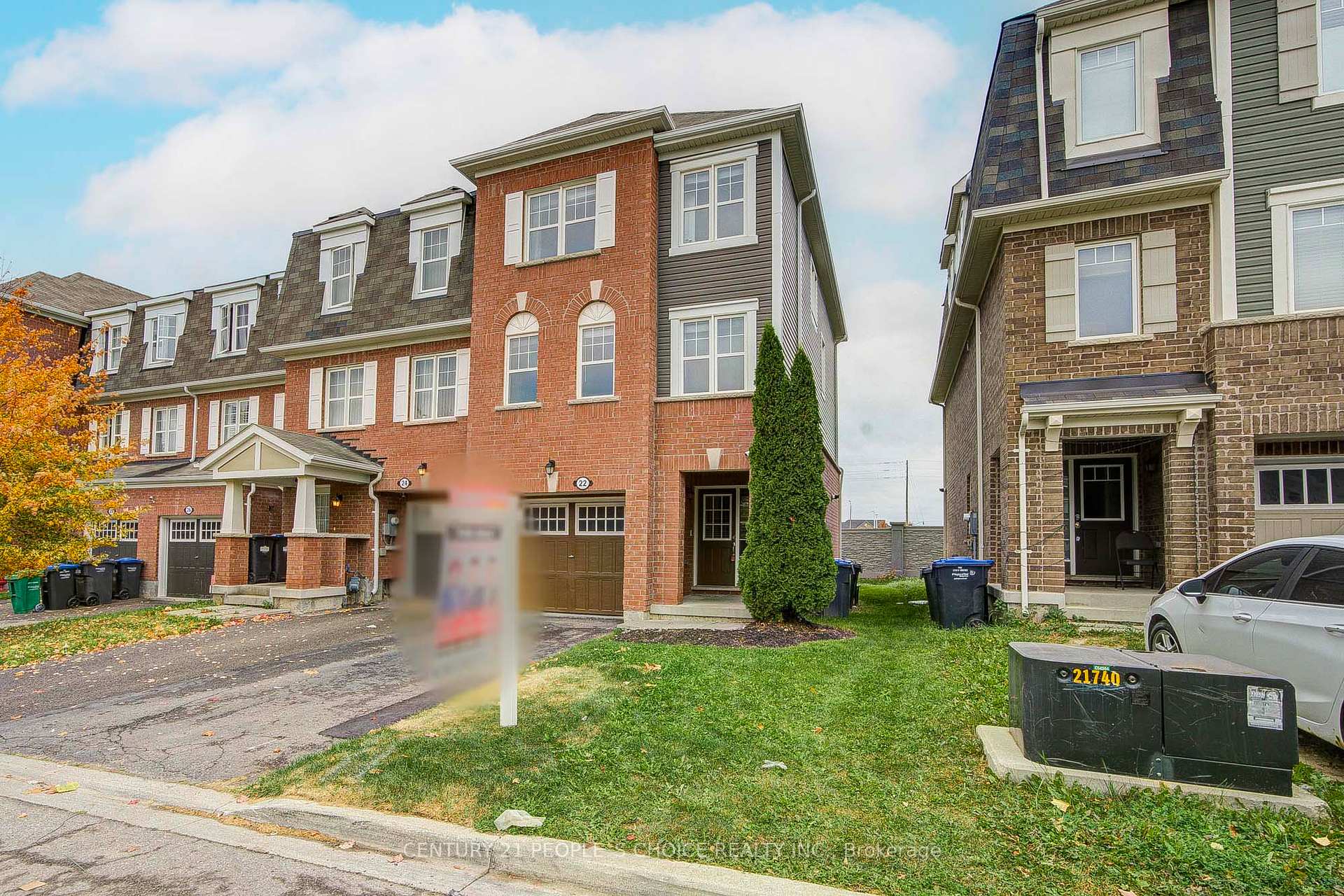 Photo 2 of 22 Quillberry Close, Brampton, Northwest Brampton — HOMEH