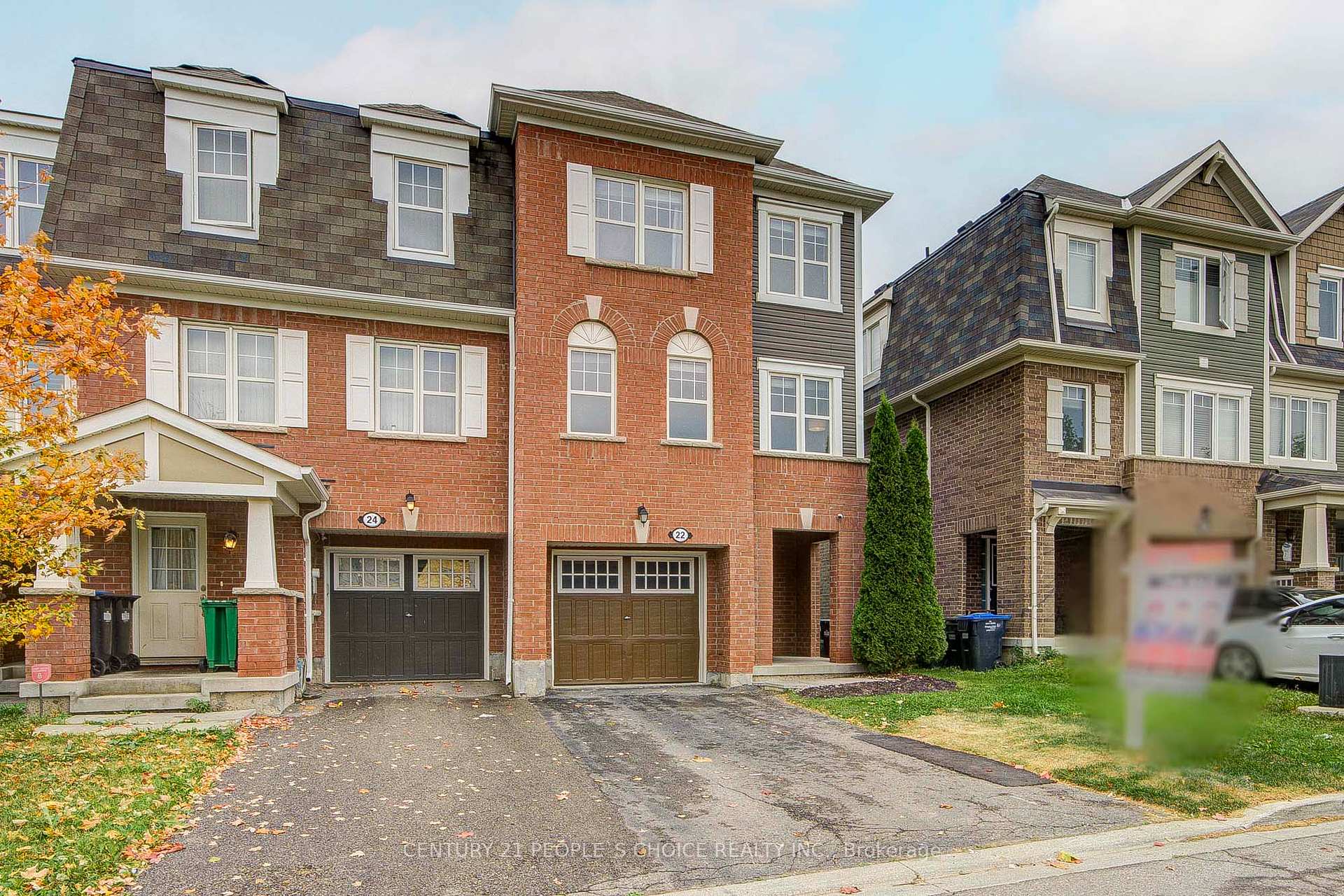 Photo 3 of 22 Quillberry Close, Brampton, Northwest Brampton — HOMEH