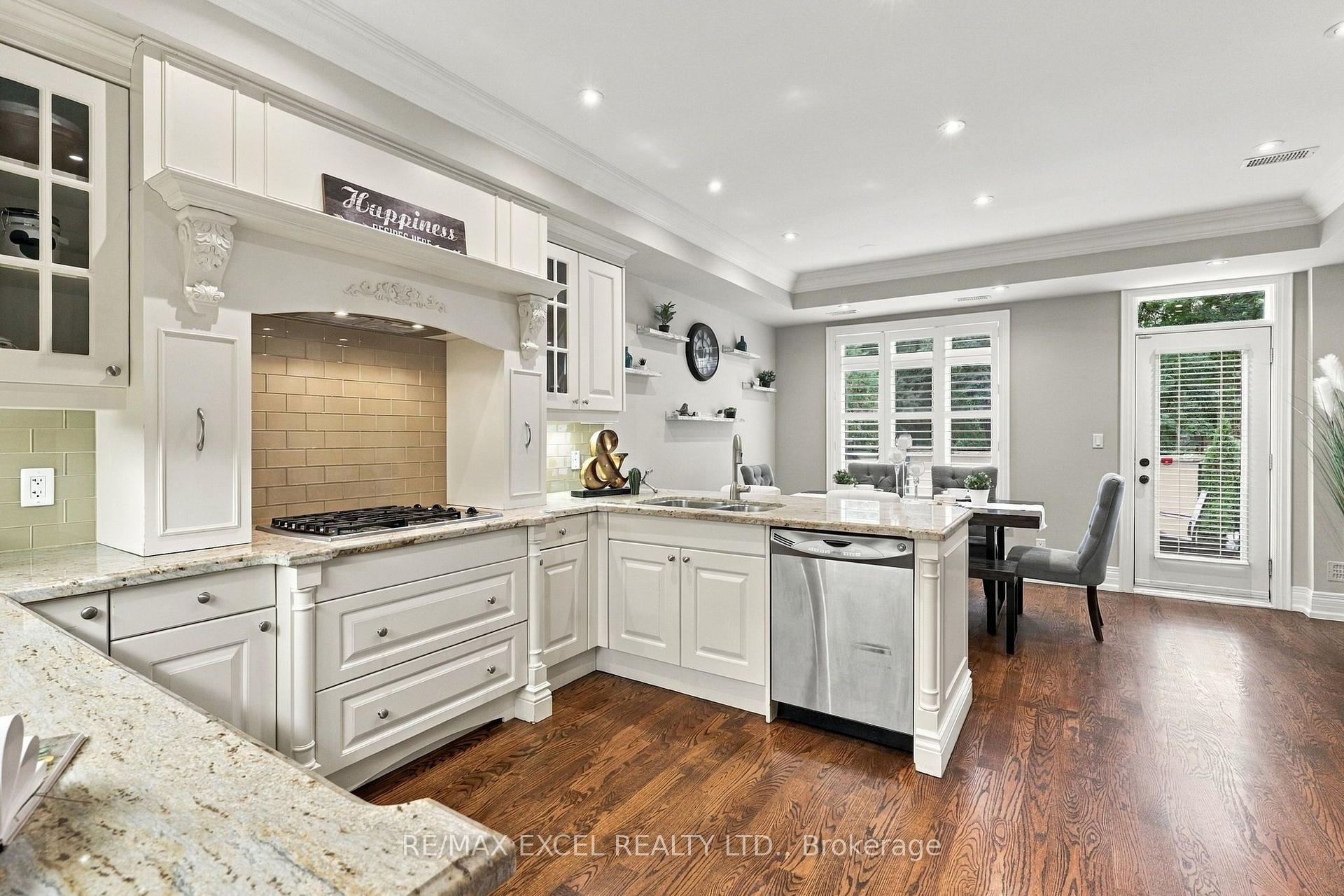 Photo 8 of 3004 Bayview Avenue, North York, Willowdale East — HOMEH