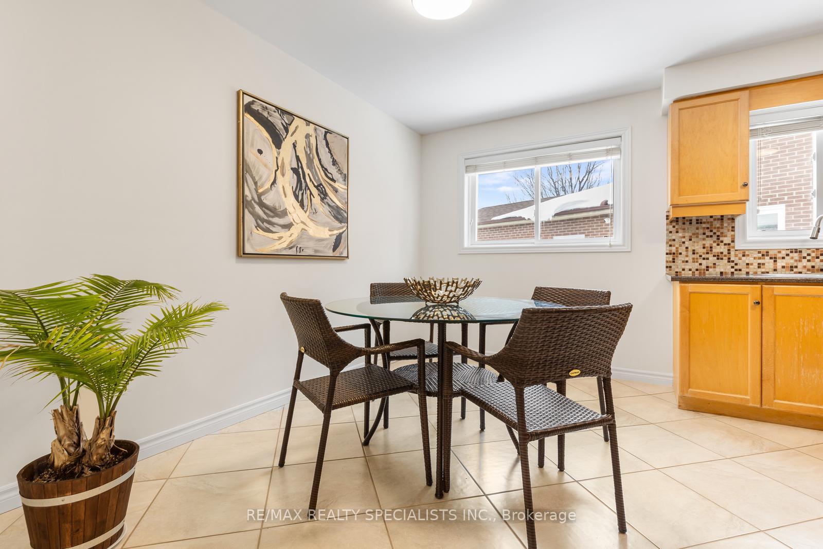 Photo 14 of 100 Princeton Terrace, Brampton, Northgate — HOMEH