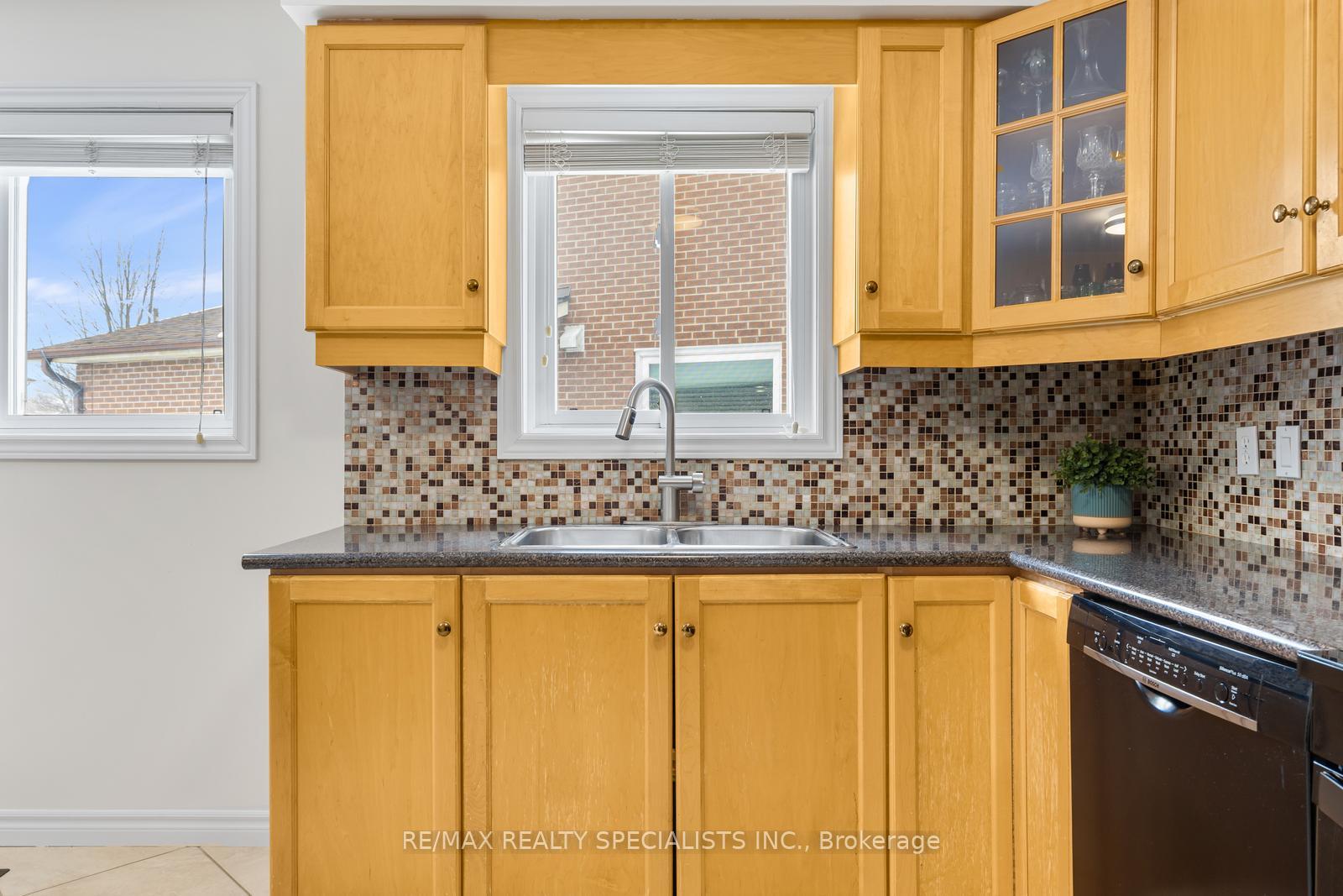 Photo 16 of 100 Princeton Terrace, Brampton, Northgate — HOMEH