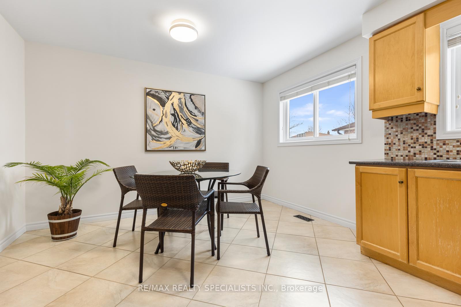 Photo 17 of 100 Princeton Terrace, Brampton, Northgate — HOMEH