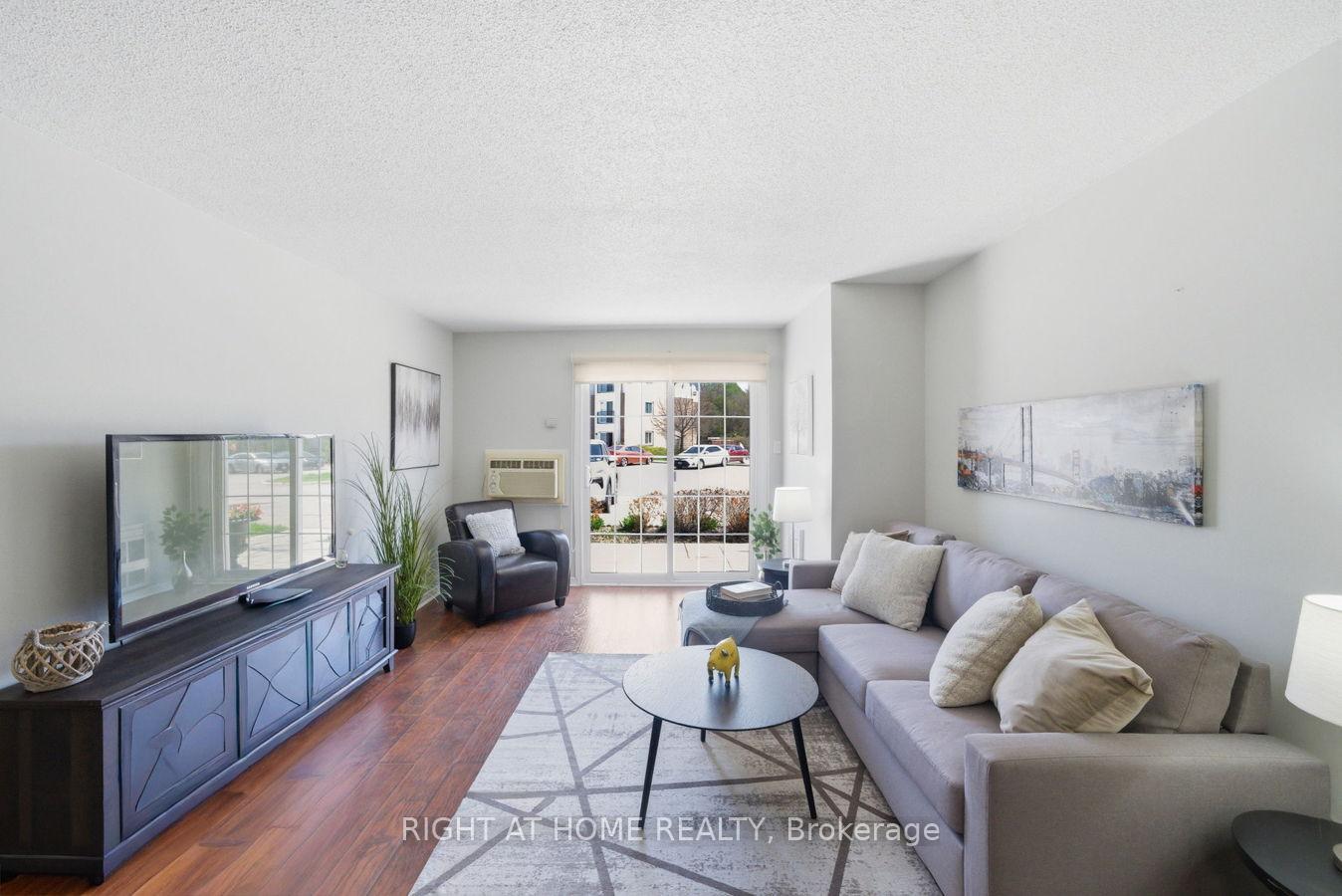 Photo 6 of Unit 102, 91 Aspen Springs Drive, Clarington, Bowmanville — HOMEH