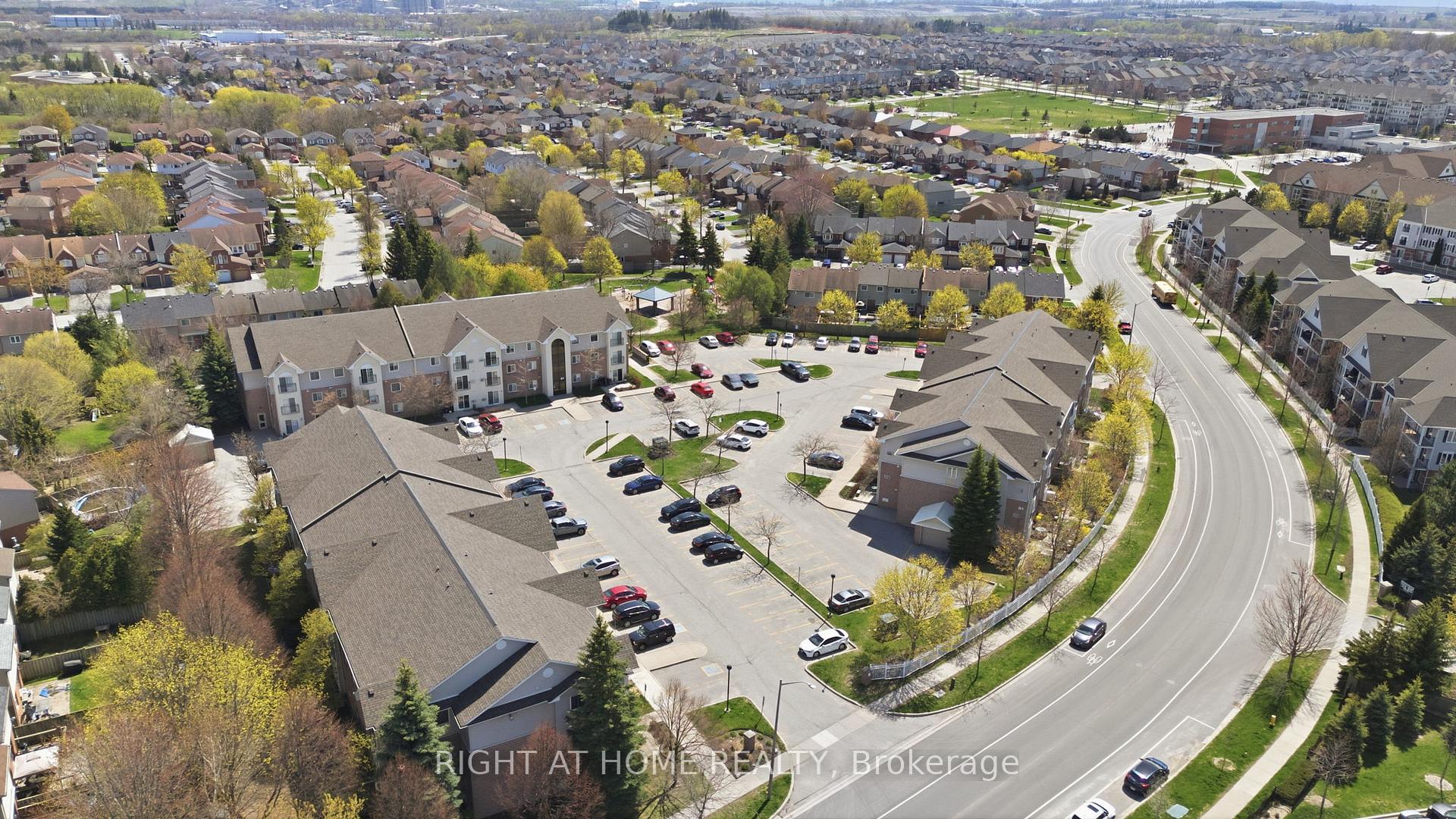 Photo 19 of Unit 102, 91 Aspen Springs Drive, Clarington, Bowmanville — HOMEH