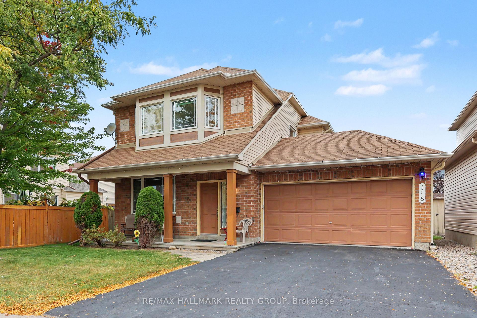 Photo 2 of 118 Hollowbrook Drive, Ottawa, Barrhaven - Strandherd — HOMEH