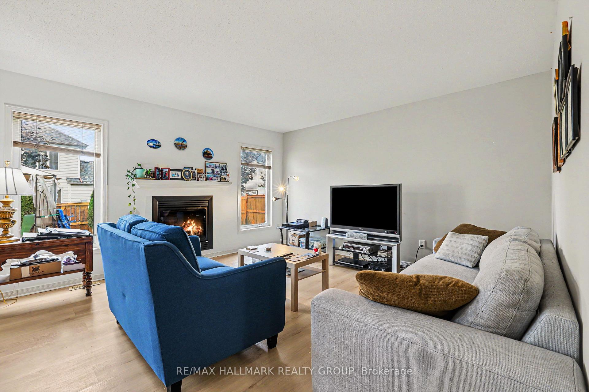 Photo 6 of 118 Hollowbrook Drive, Ottawa, Barrhaven - Strandherd — HOMEH