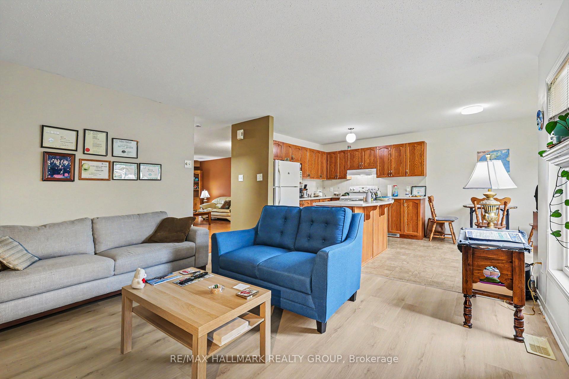 Photo 7 of 118 Hollowbrook Drive, Ottawa, Barrhaven - Strandherd — HOMEH