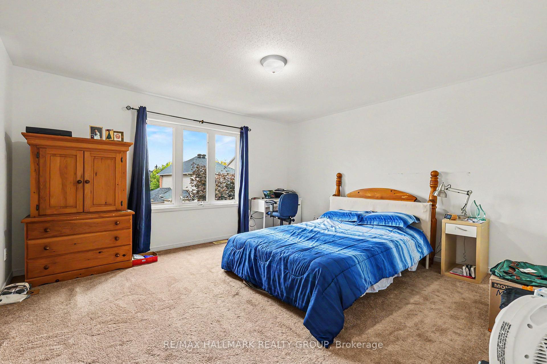 Photo 12 of 118 Hollowbrook Drive, Ottawa, Barrhaven - Strandherd — HOMEH