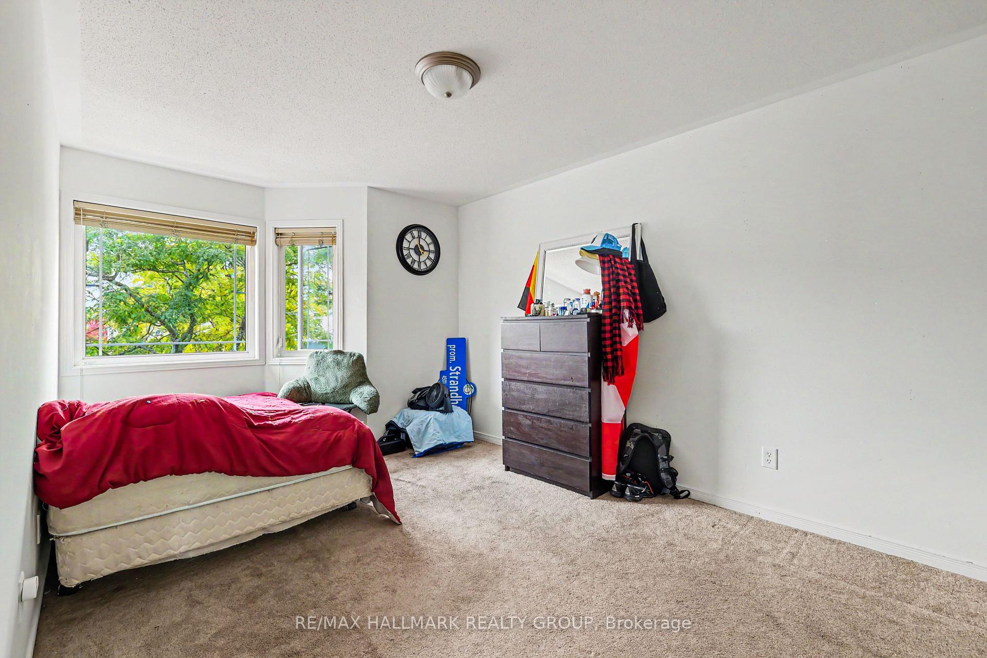 Photo 15 of 118 Hollowbrook Drive, Ottawa, Barrhaven - Strandherd — HOMEH