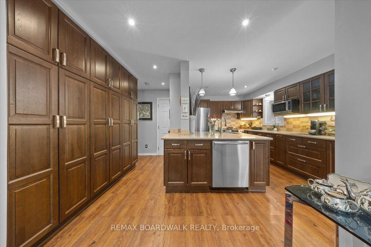 Photo 13 of 24 Hackett Street, Ottawa, Hunt Club Woods — HOMEH
