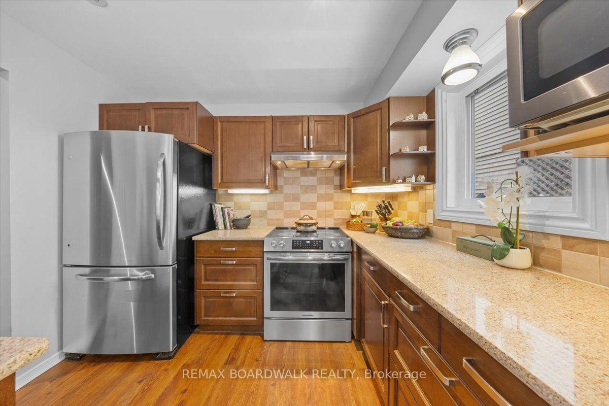 Photo 16 of 24 Hackett Street, Ottawa, Hunt Club Woods — HOMEH