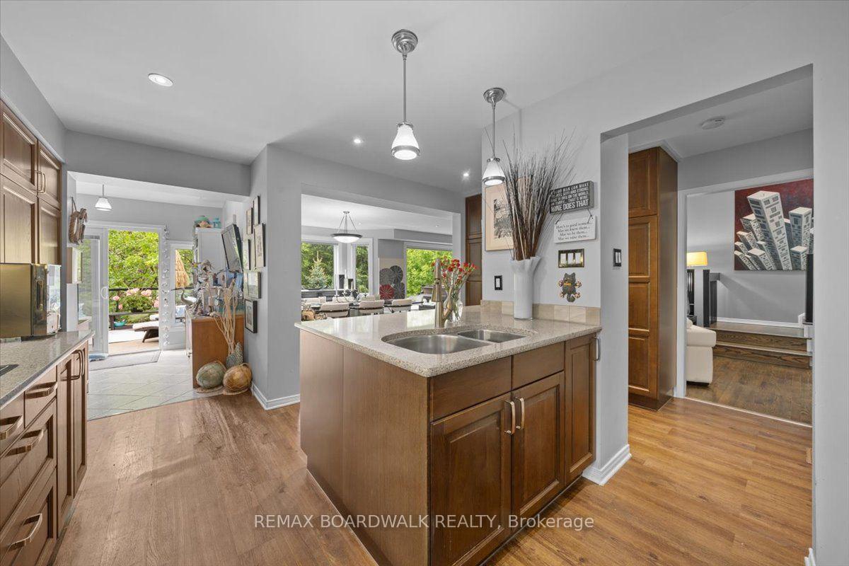 Photo 18 of 24 Hackett Street, Ottawa, Hunt Club Woods — HOMEH