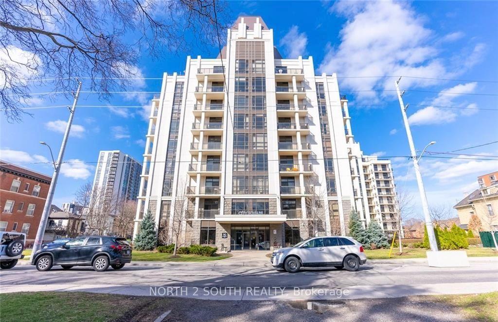 Photo of Unit 605, 90 Charlton Avenue W