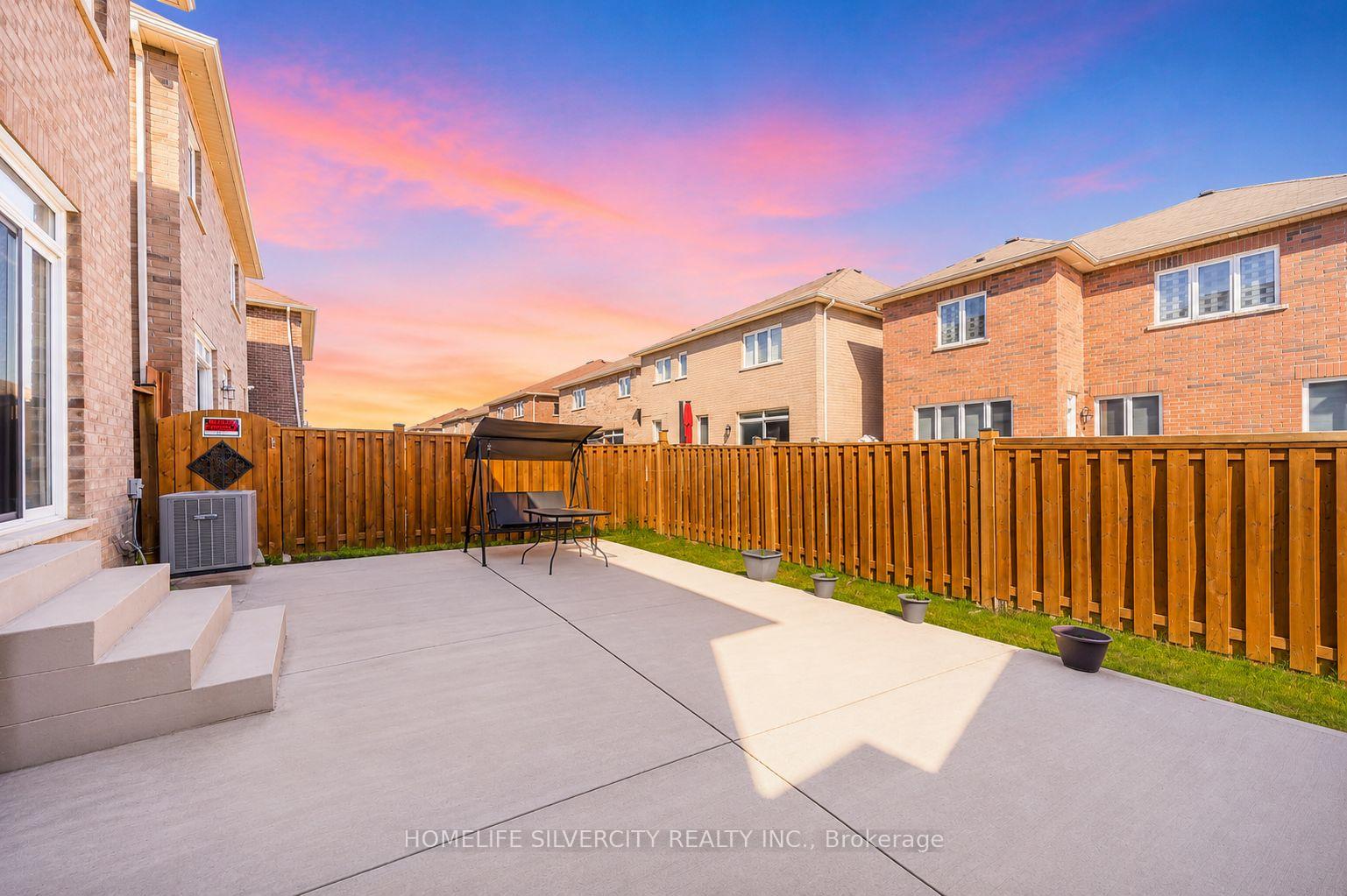 Photo 42 of 7 Iguana Trail, Brampton, Northwest Brampton — HOMEH
