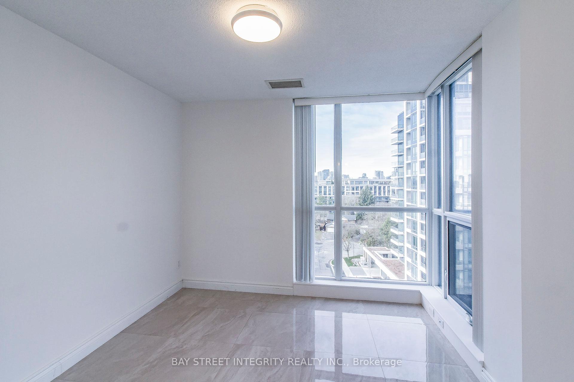Photo 6 of Unit 813, 2885 Bayview Avenue, North York, Bayview Village — HOMEH