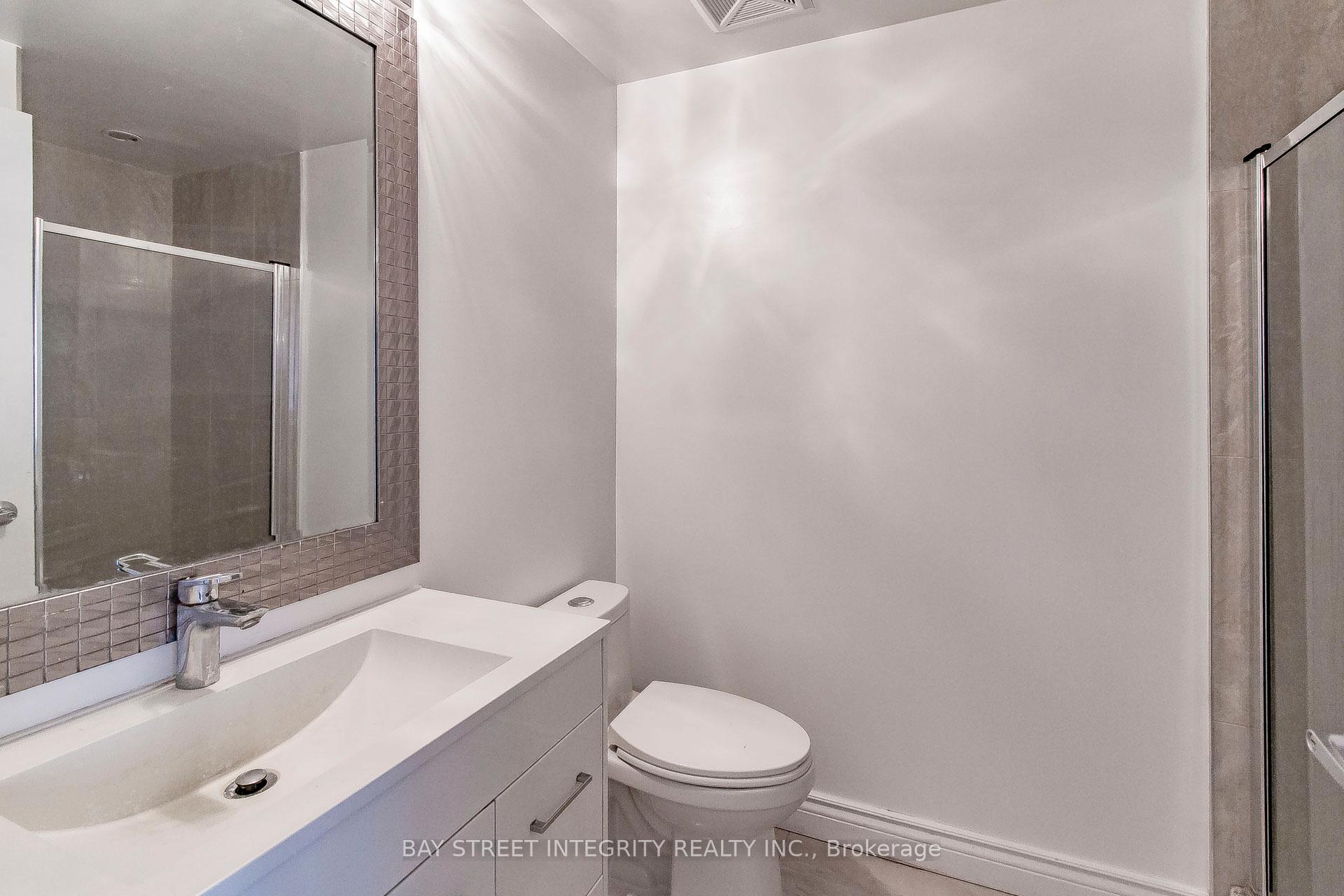 Photo 10 of Unit 813, 2885 Bayview Avenue, North York, Bayview Village — HOMEH