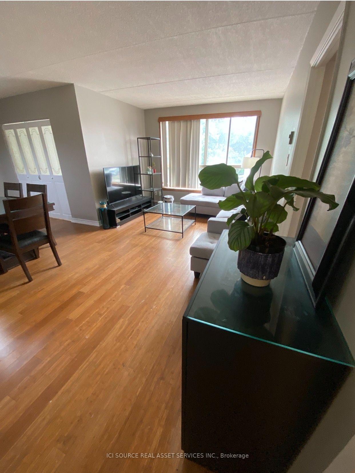 Photo 5 of Unit 204, 249 Major Mackenzie Drive E, Richmond Hill, Harding — HOMEH