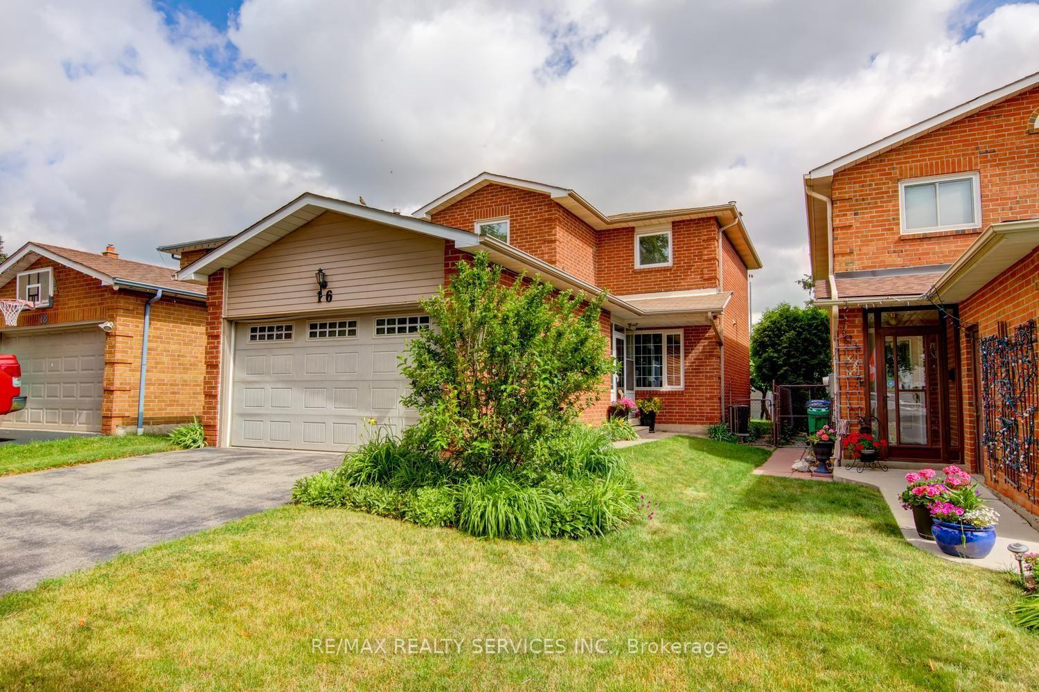 Photo 2 of 16 Cavalier Court, Brampton, Madoc — HOMEH