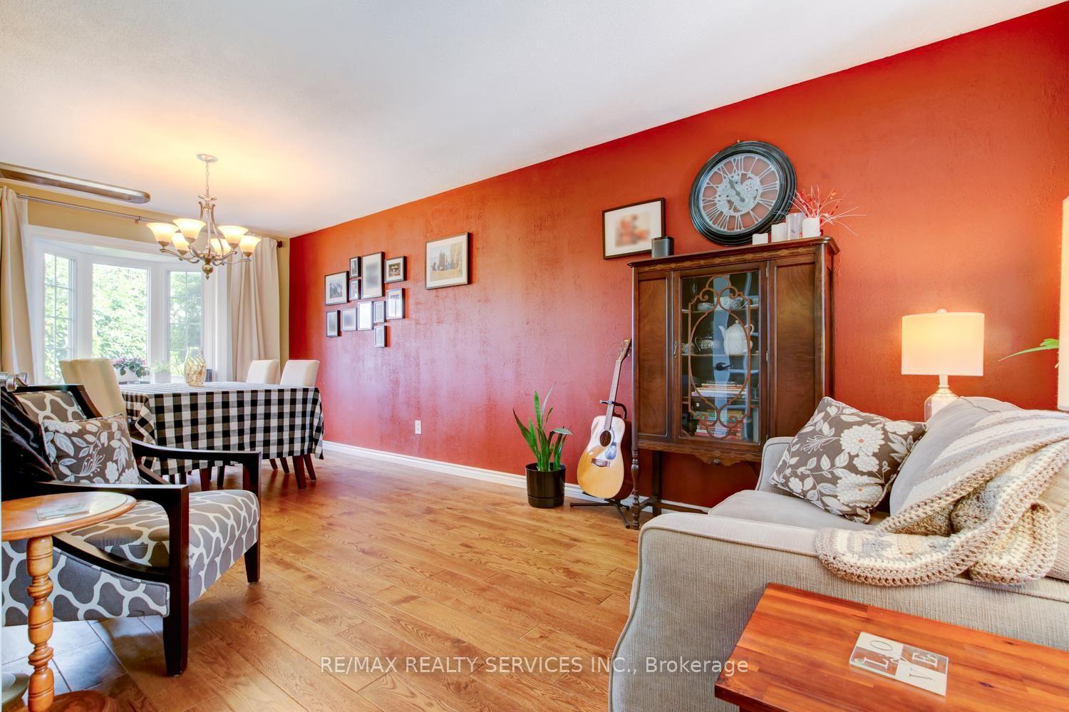 Photo 5 of 16 Cavalier Court, Brampton, Madoc — HOMEH
