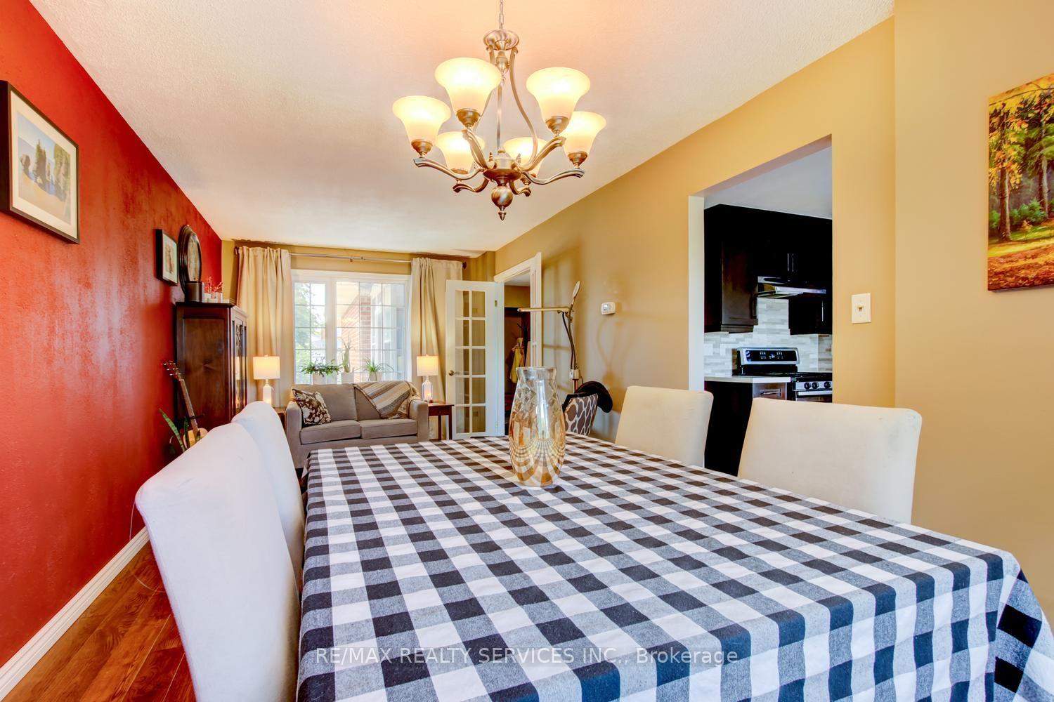Photo 11 of 16 Cavalier Court, Brampton, Madoc — HOMEH