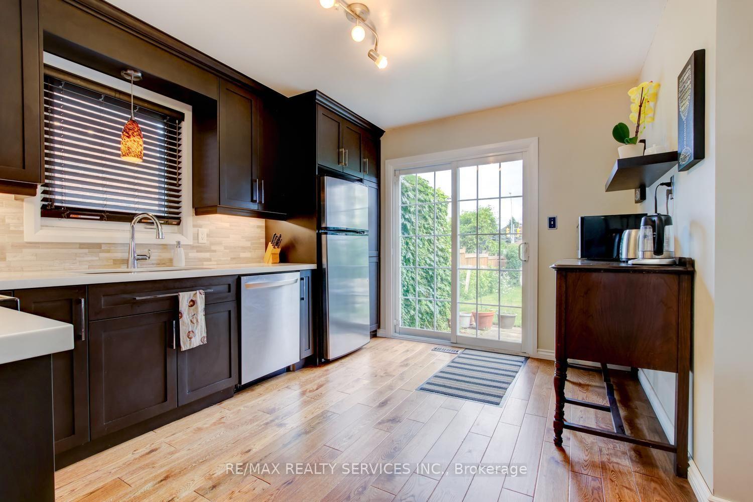 Photo 14 of 16 Cavalier Court, Brampton, Madoc — HOMEH