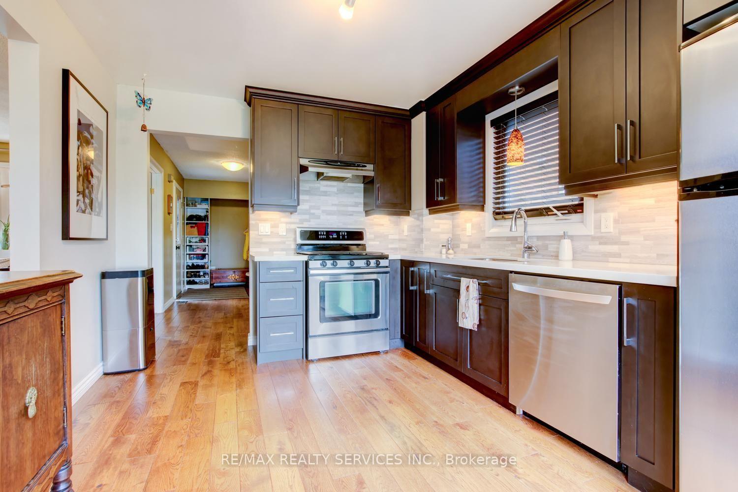 Photo 16 of 16 Cavalier Court, Brampton, Madoc — HOMEH