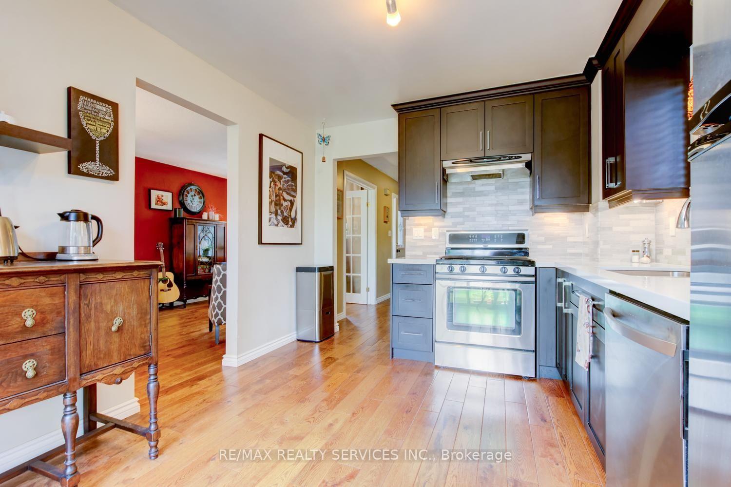 Photo 19 of 16 Cavalier Court, Brampton, Madoc — HOMEH
