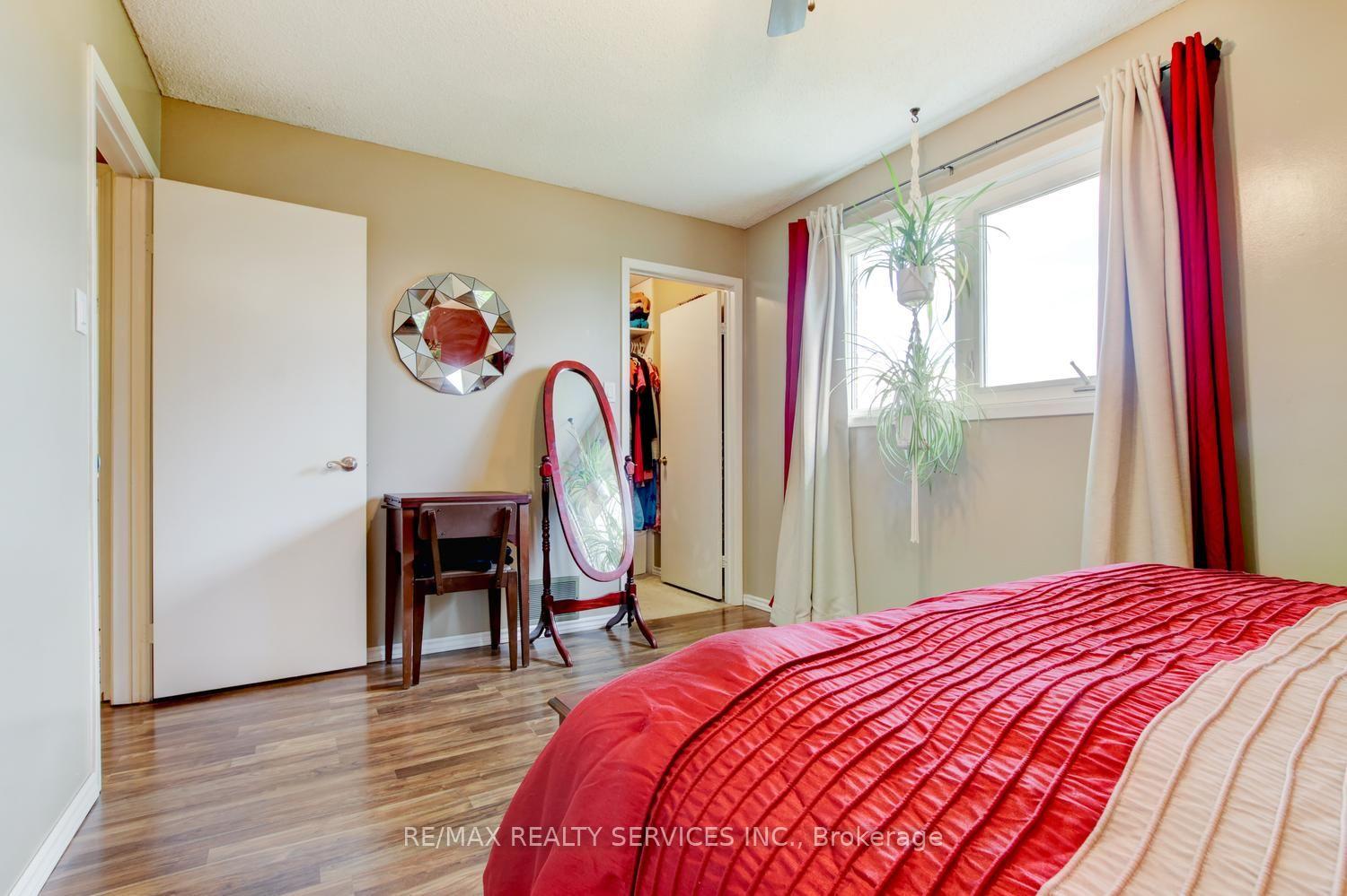 Photo 24 of 16 Cavalier Court, Brampton, Madoc — HOMEH