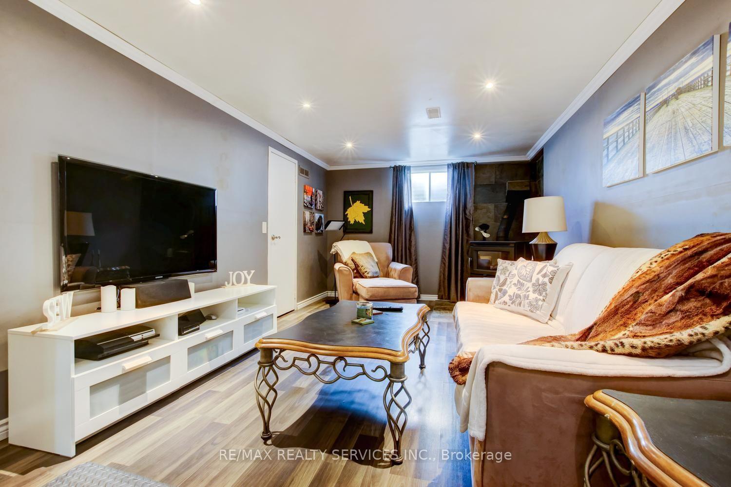Photo 35 of 16 Cavalier Court, Brampton, Madoc — HOMEH