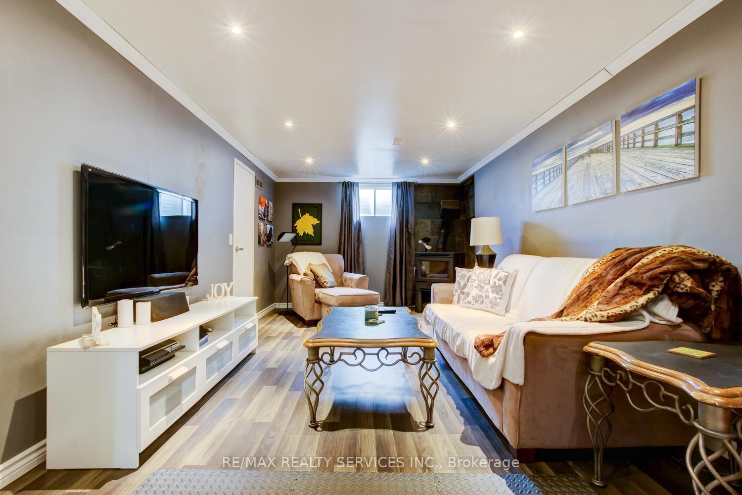 Photo 36 of 16 Cavalier Court, Brampton, Madoc — HOMEH